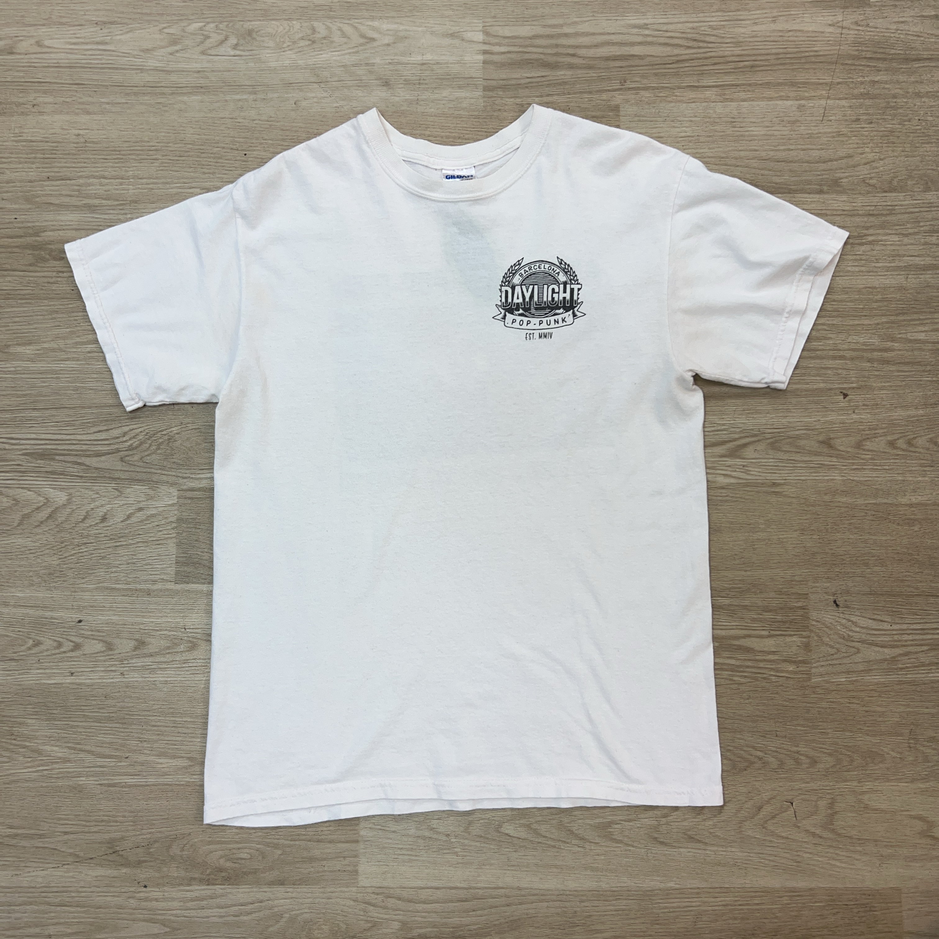 GILDAN TEE - SMALL