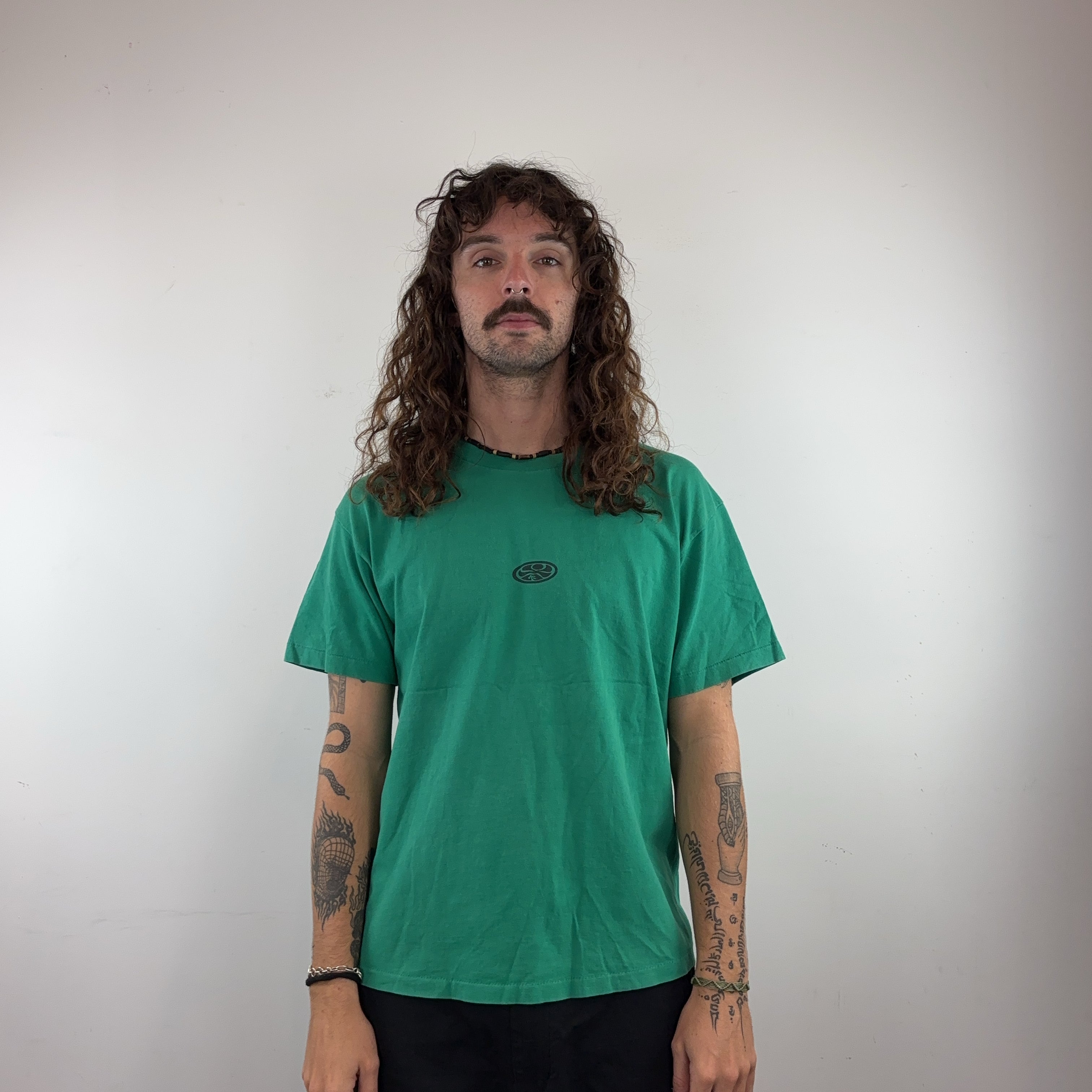 GREEN HAWAIIAN ISLAND CREATIONS TEE - MEDIUM