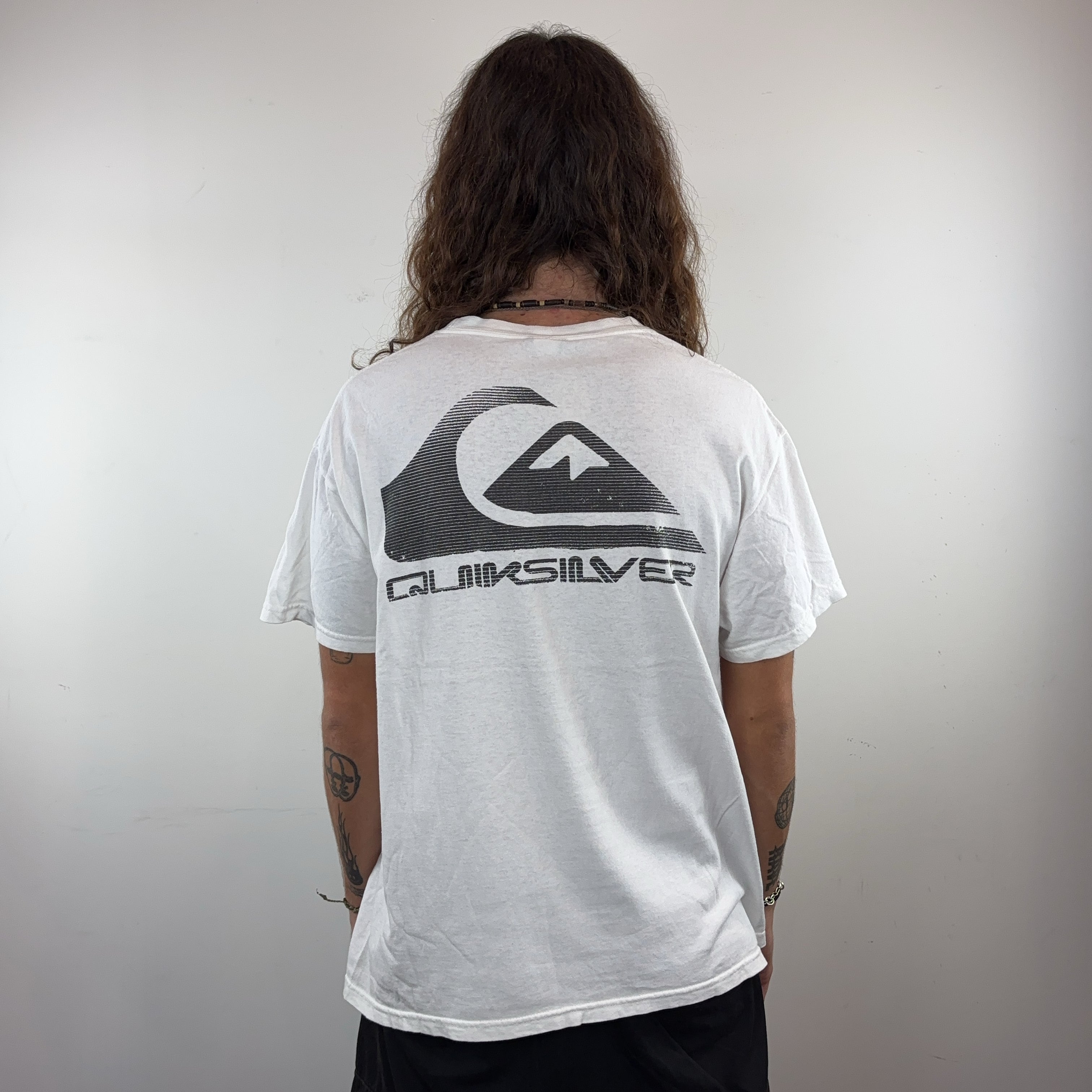 QUIKSILVER TEE - MEDIUM