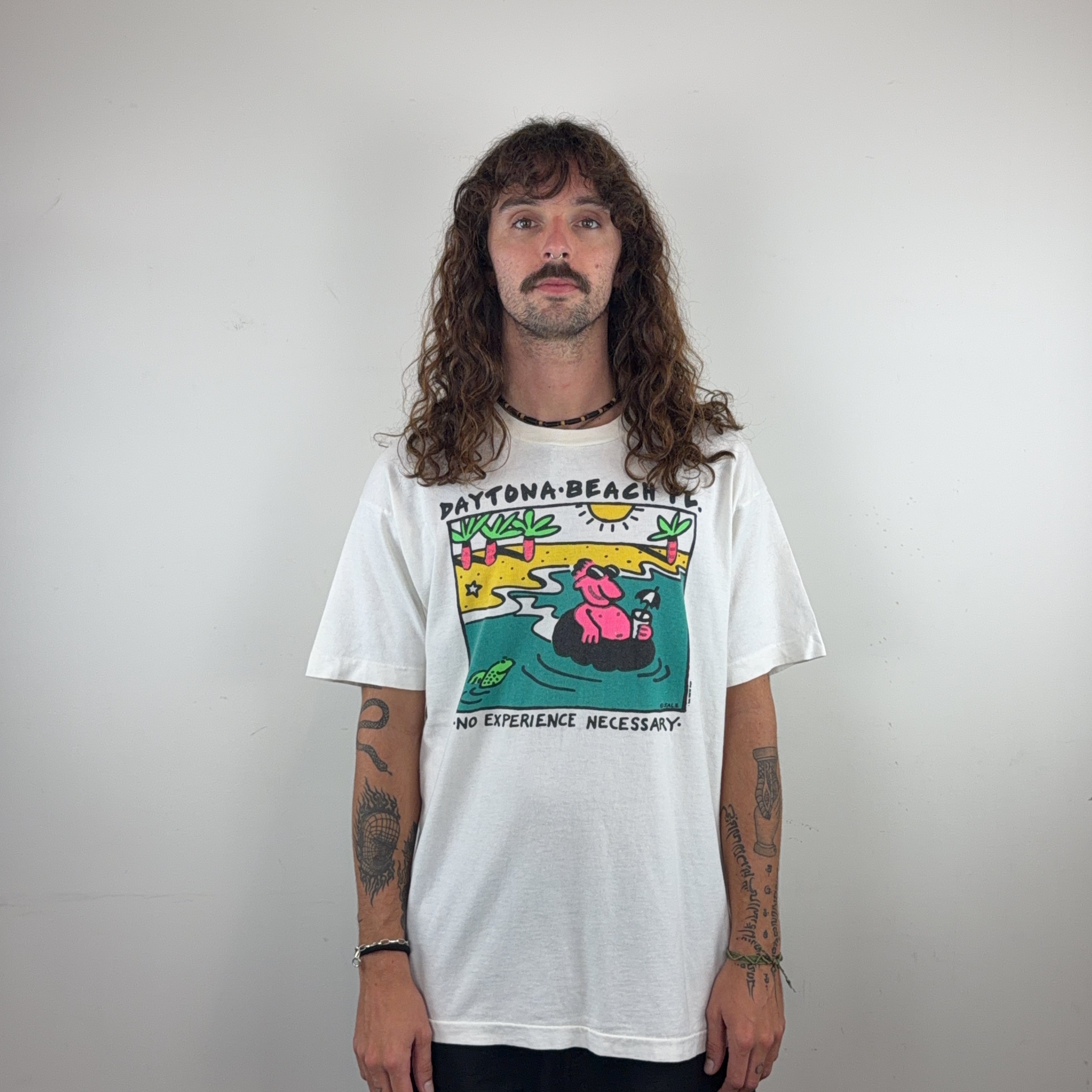 DAYTONA BEACH FL. TEE - LARGE
