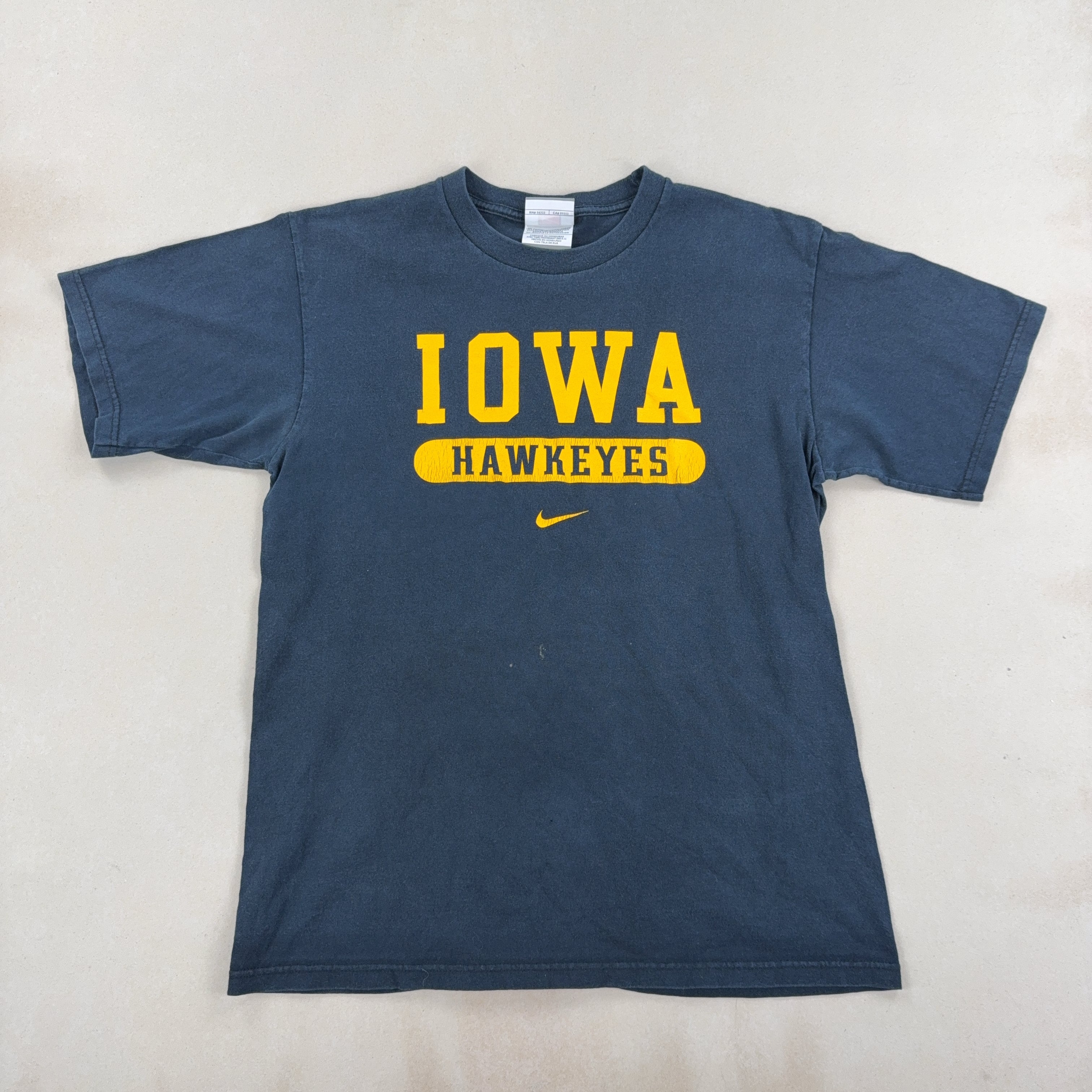 NIKE 'IOWA HAWKEYES' TEE - SMALL