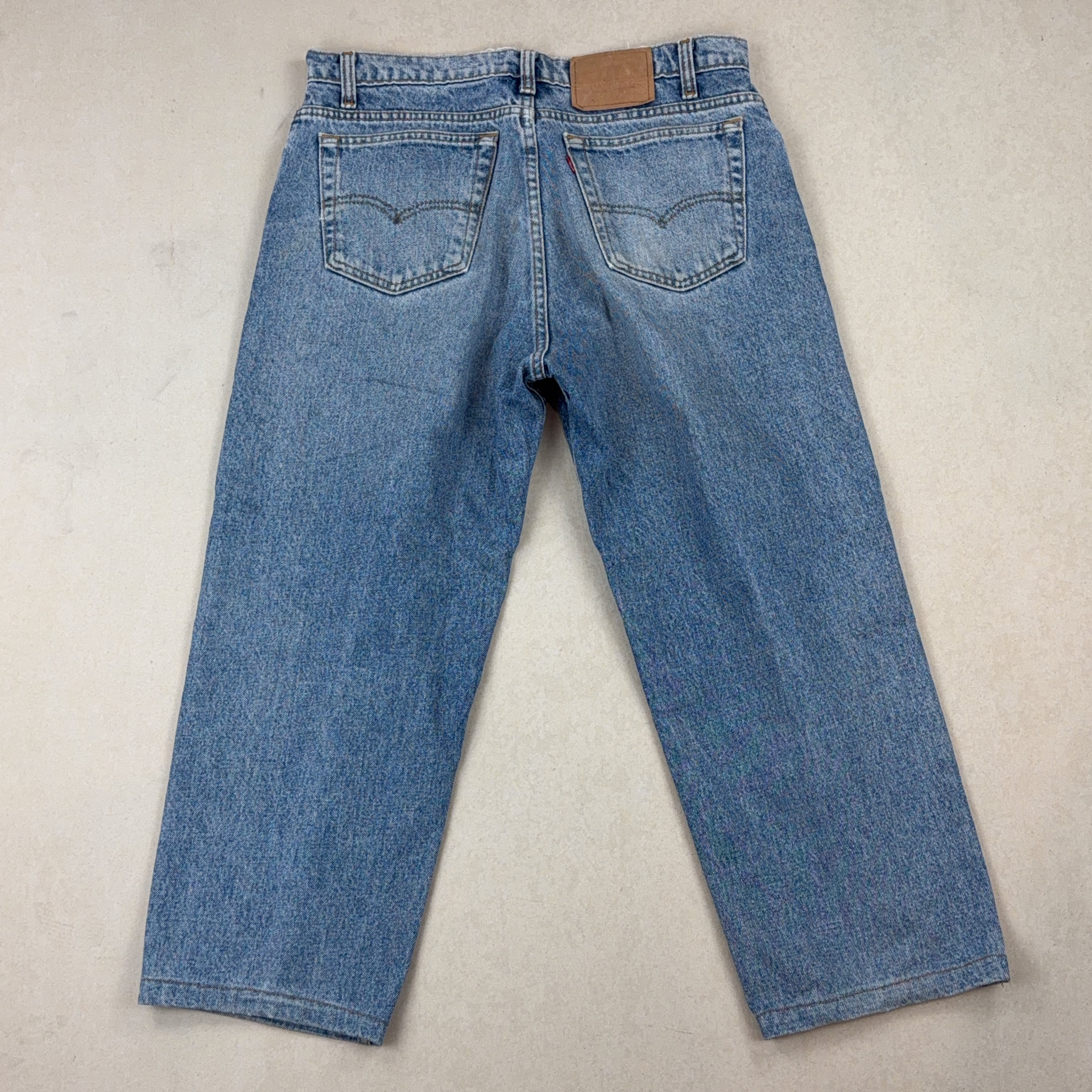 LEVI'S JEANS - MEDIUM