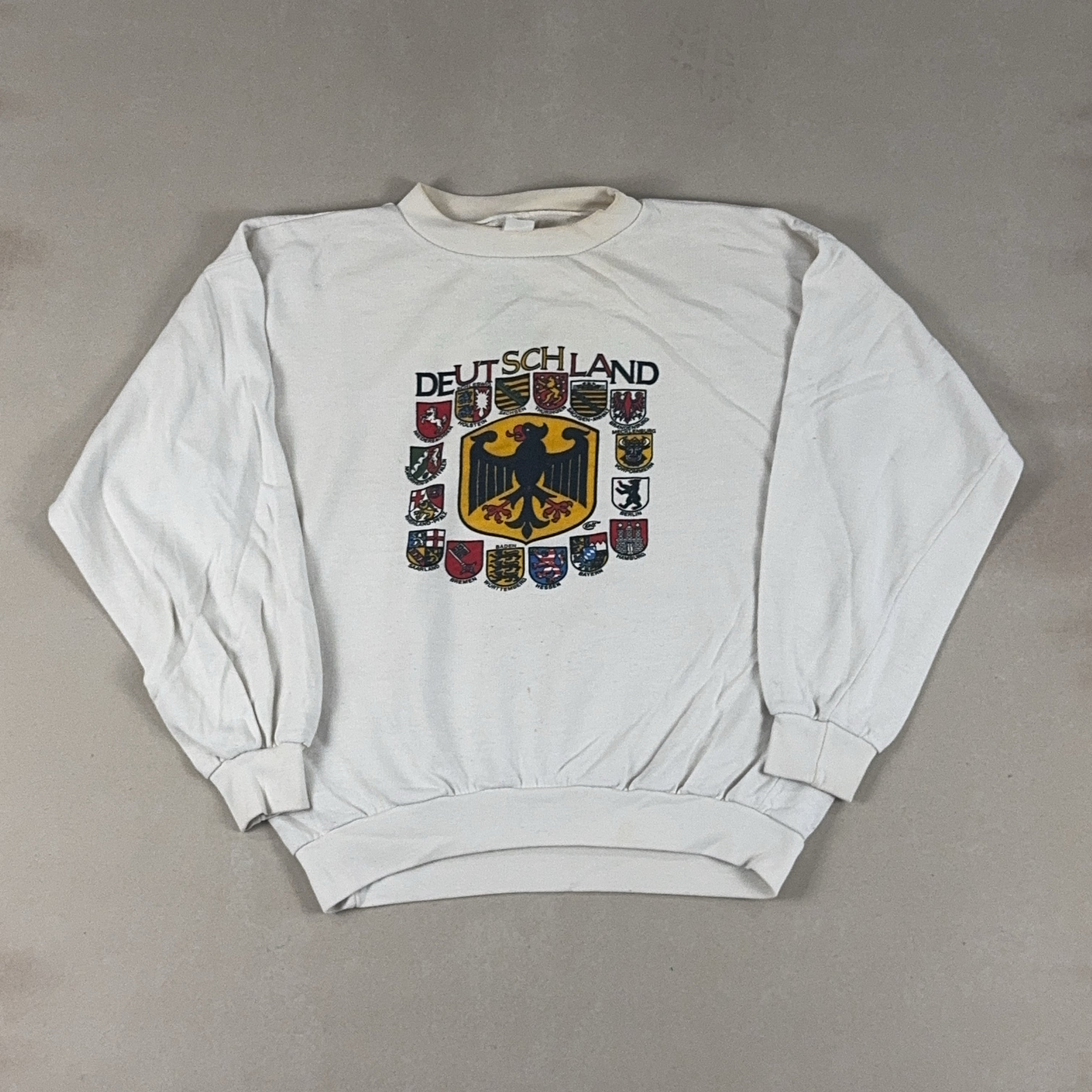 GRAPHIC DEUTSCHLAND CREW - MEDIUM