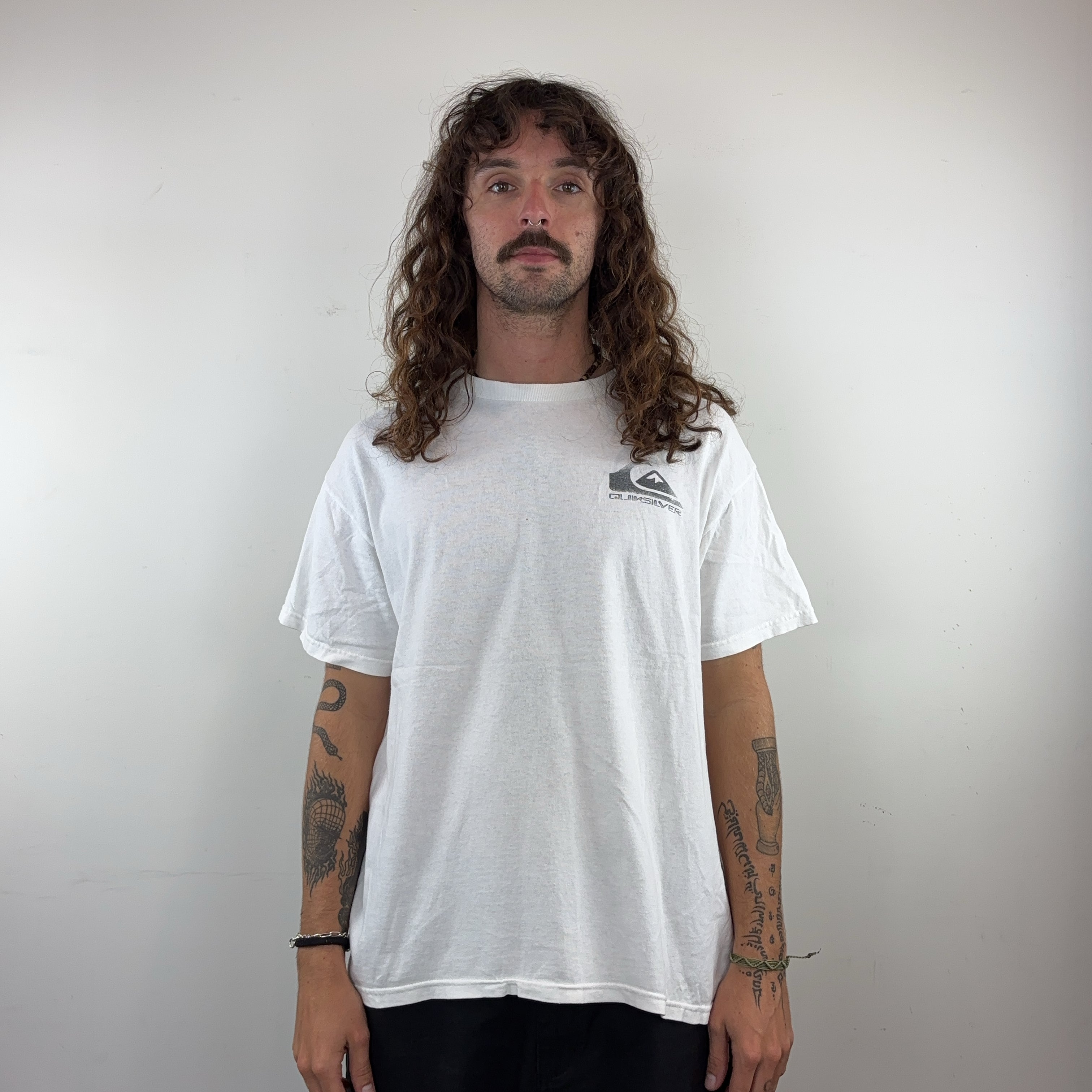 QUIKSILVER TEE - MEDIUM
