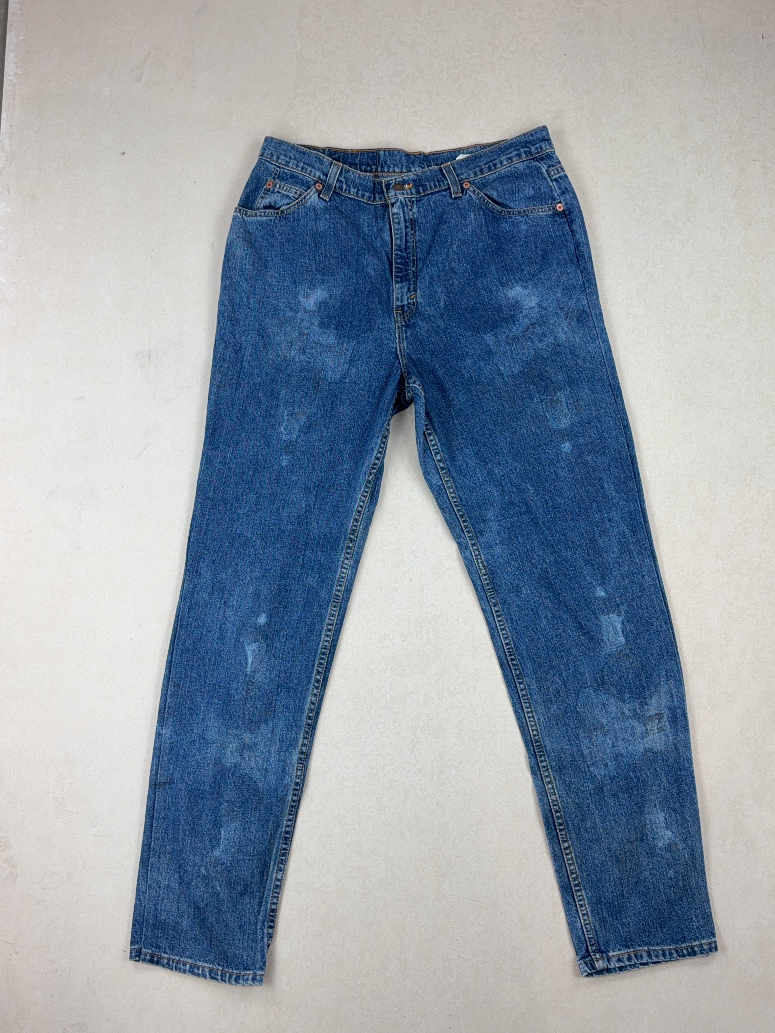 LEVI'S JEANS - MEDIUM