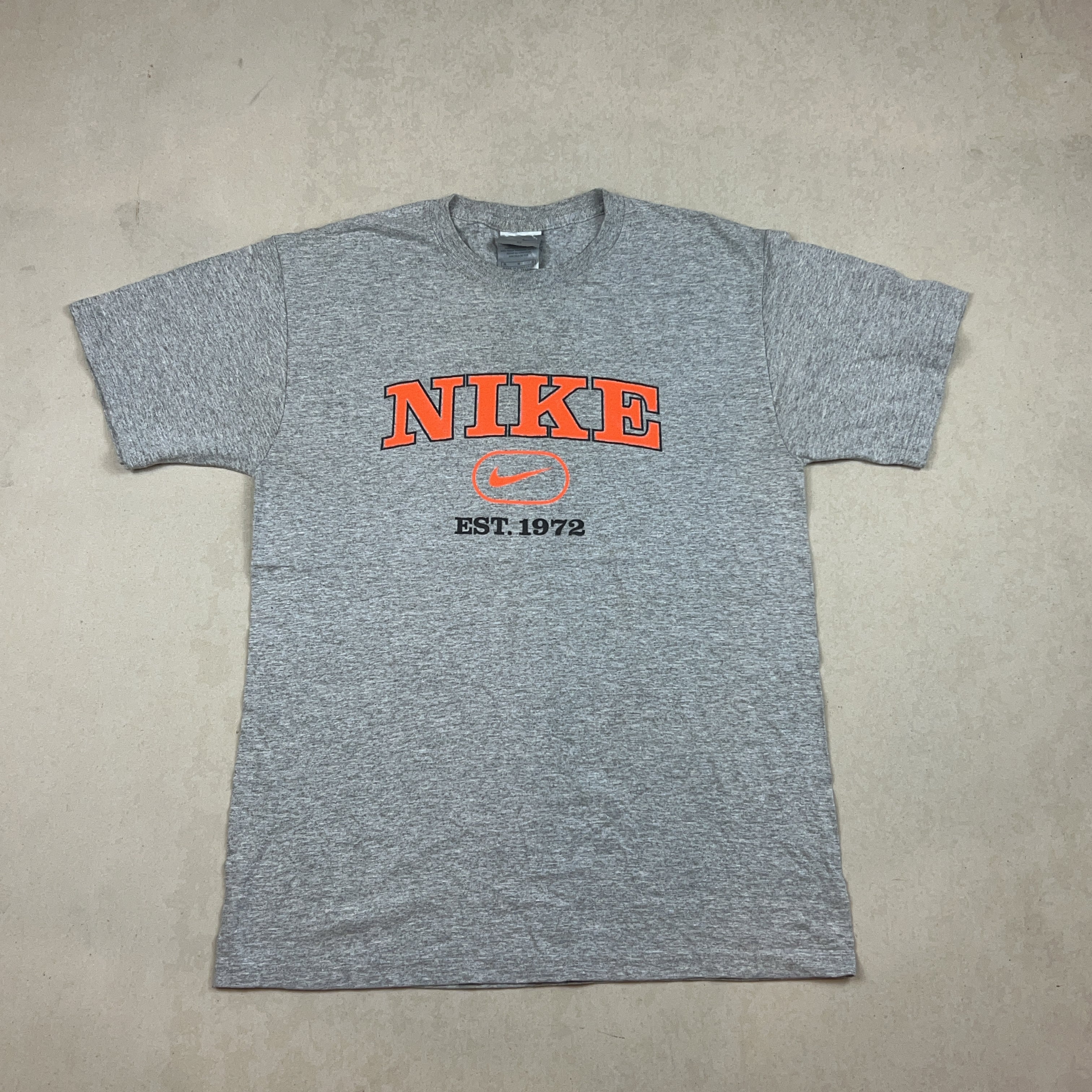 NIKE TEE - MEDIUM