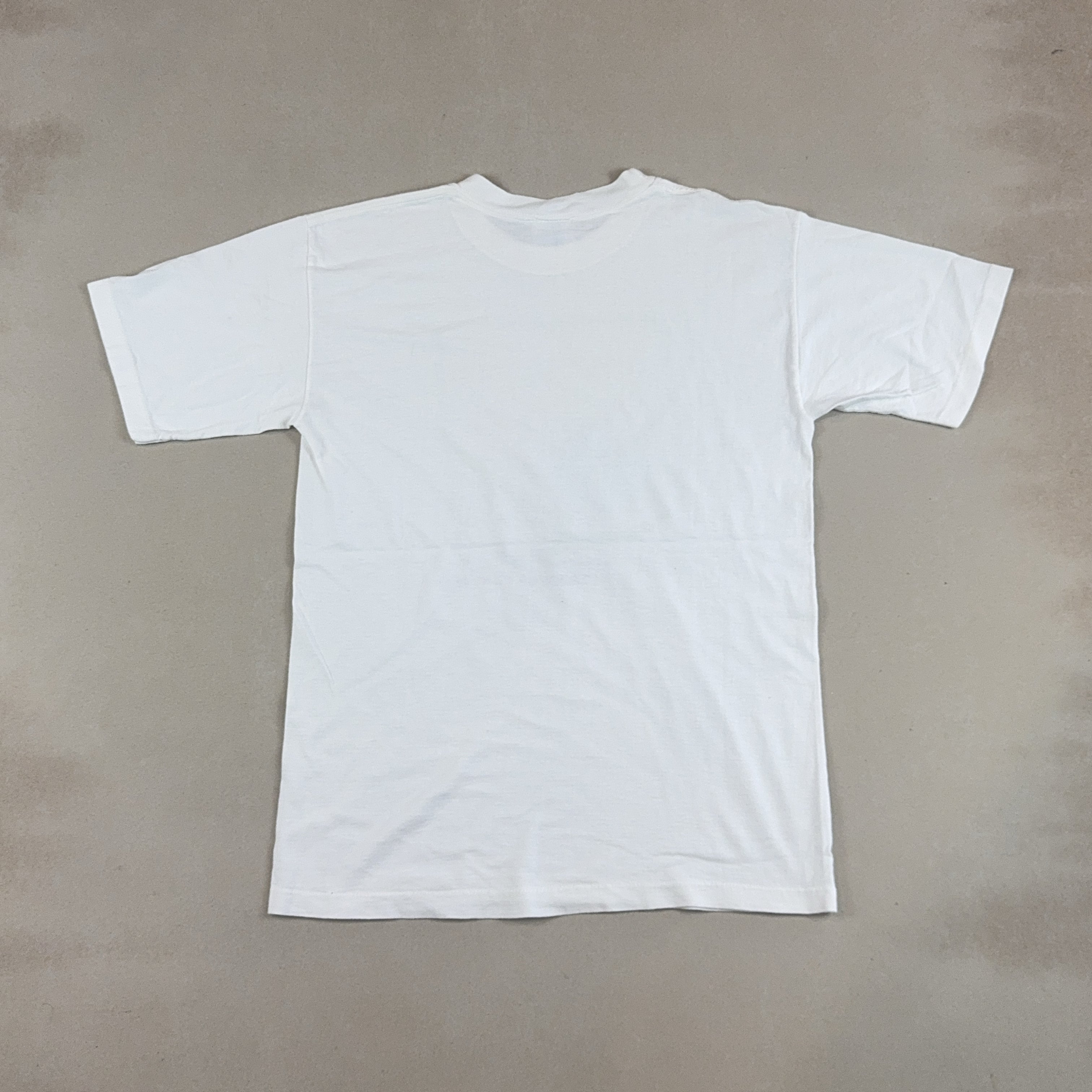 GRAPHIC TEE - MEDIUM