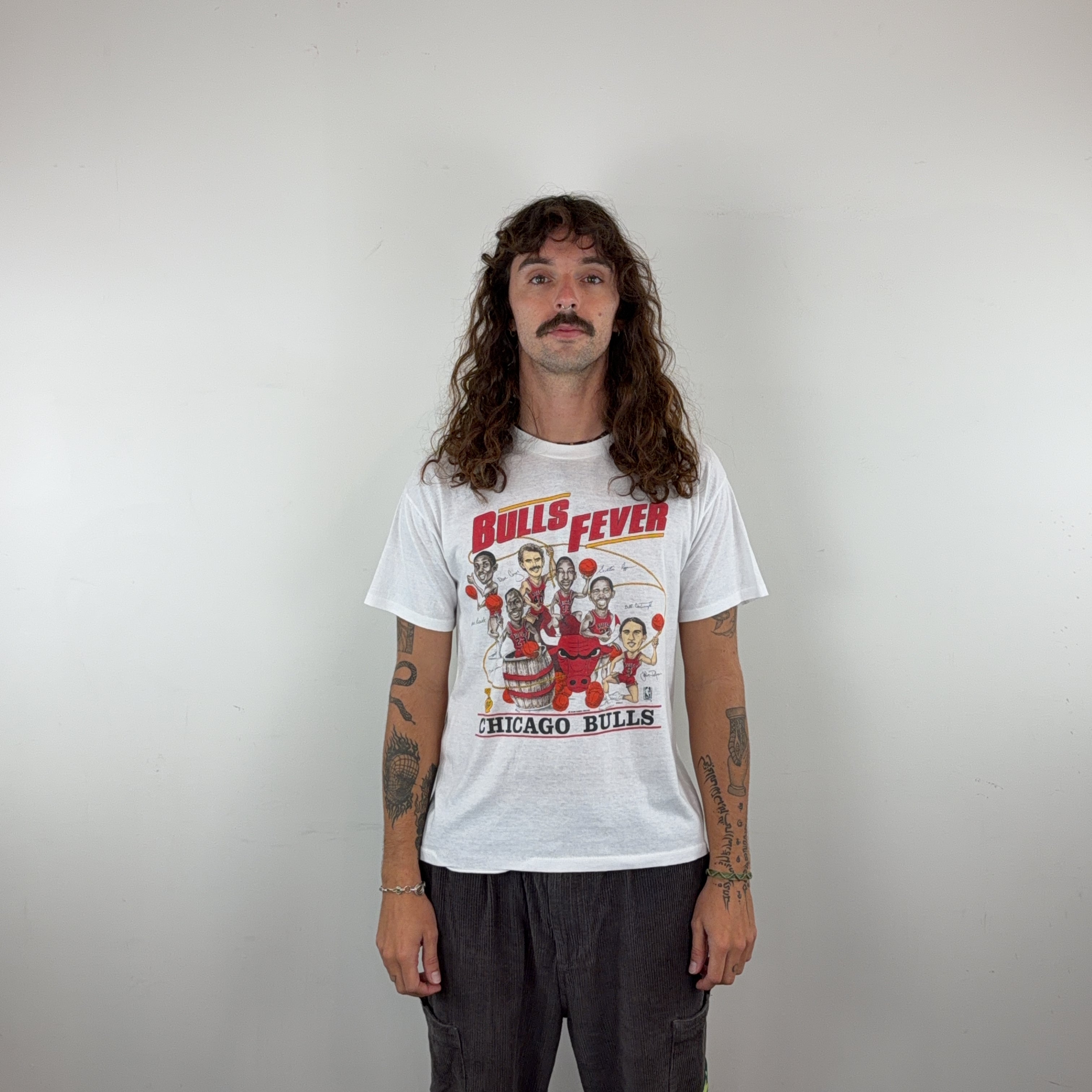 CHICAGO BULLS 'BULLS FEVER' TEE - SMALL
