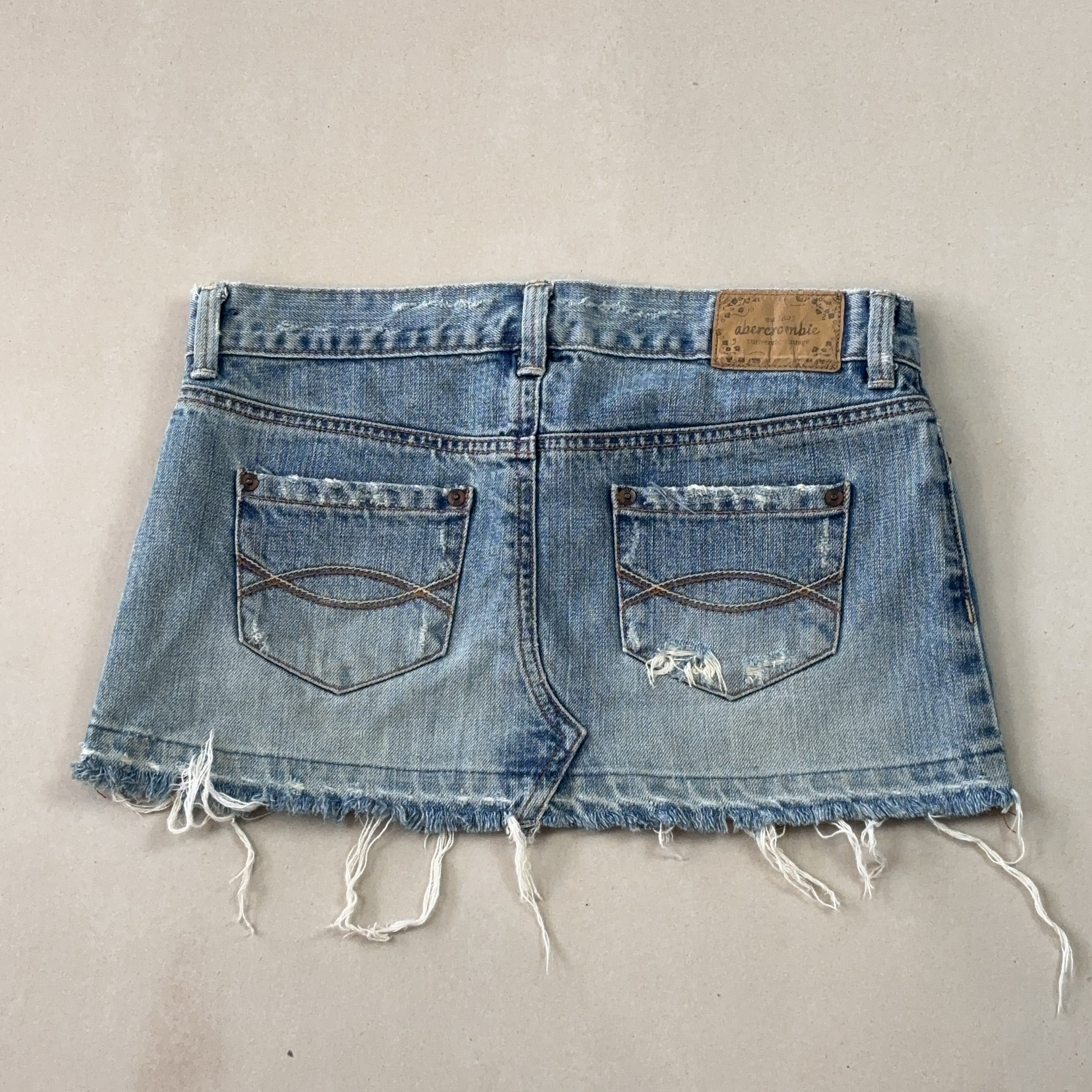 ABERCROMBIE & FITCH SKIRT - LARGE