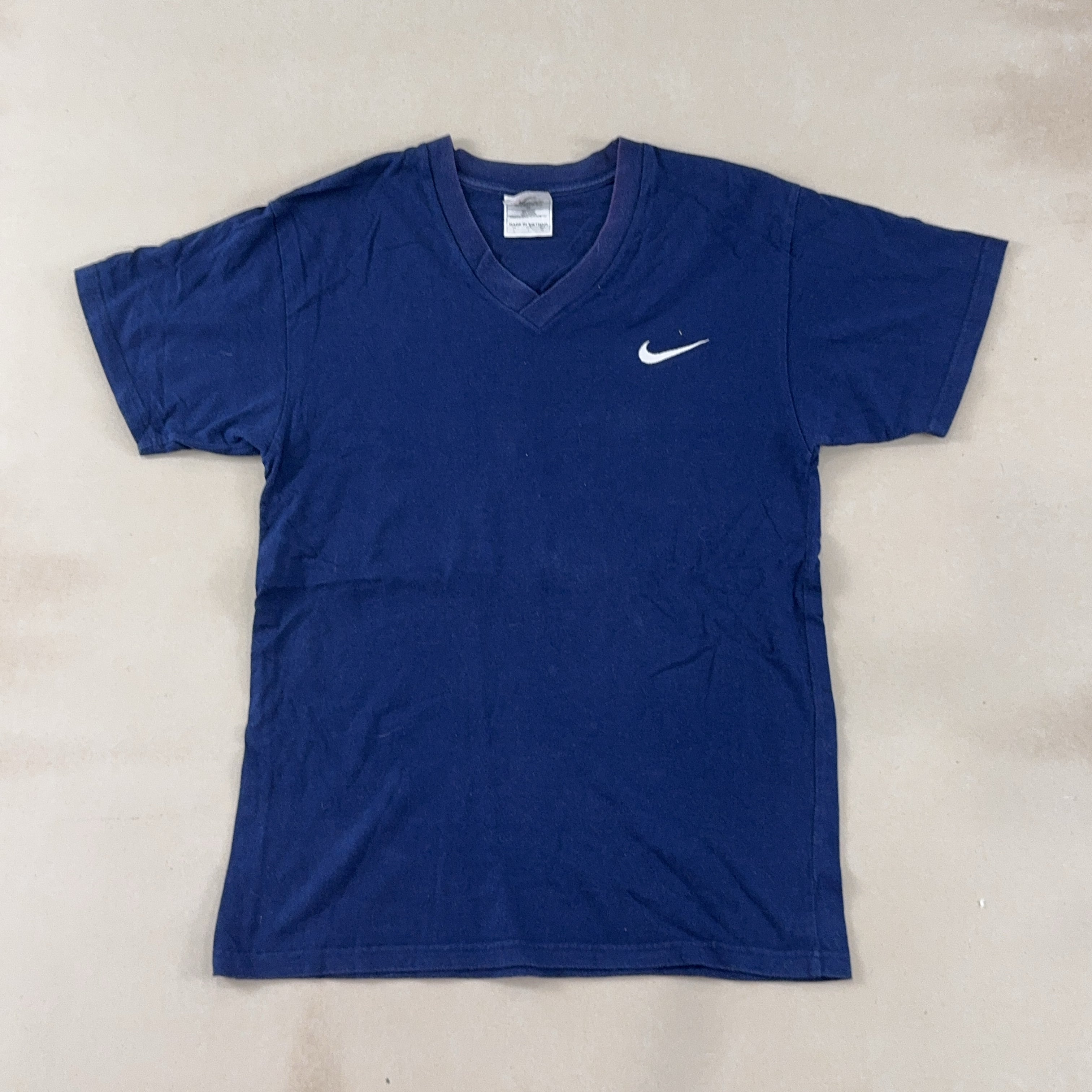 NIKE V NECK TEE - SMALL