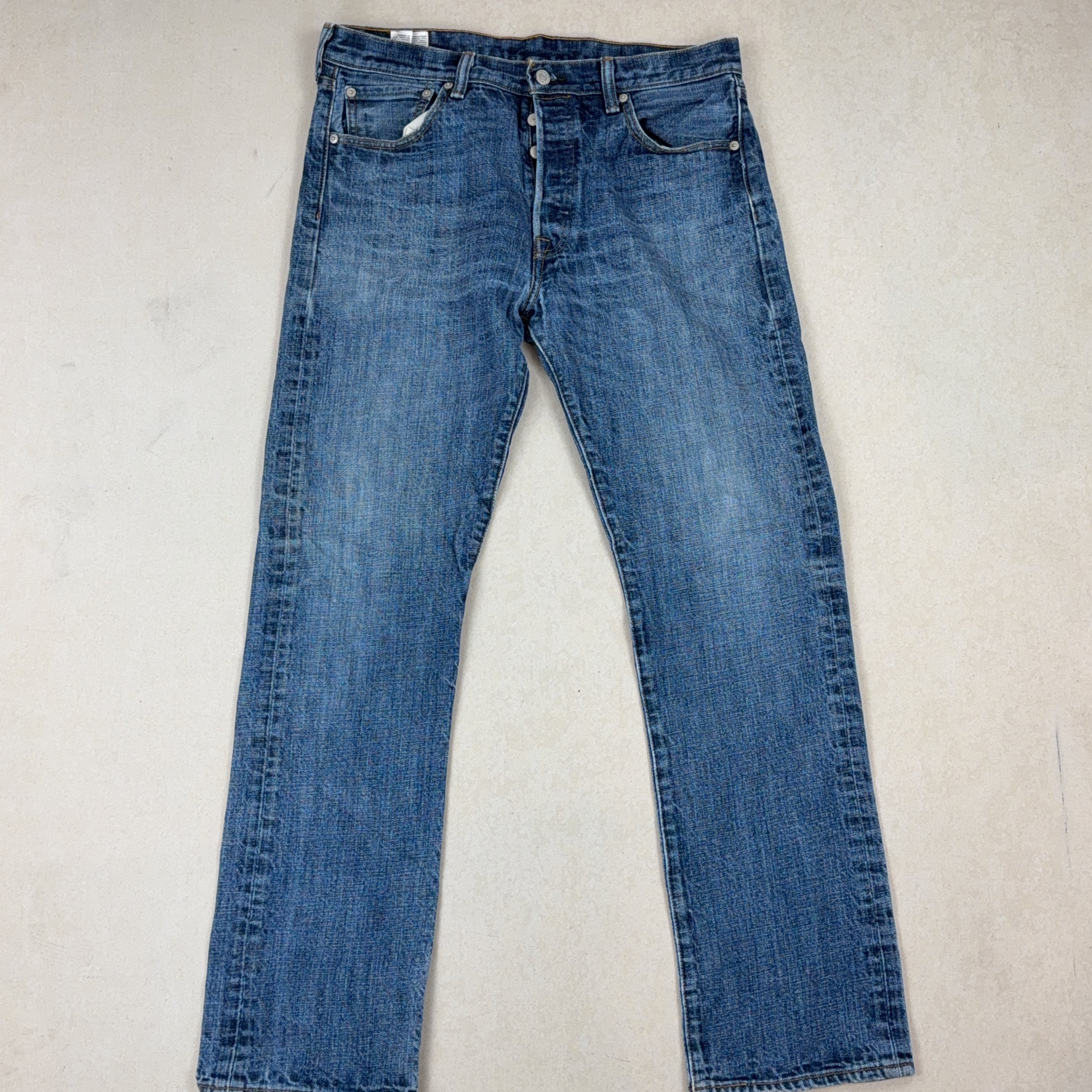 LEVI'S JEANS - MEDIUM
