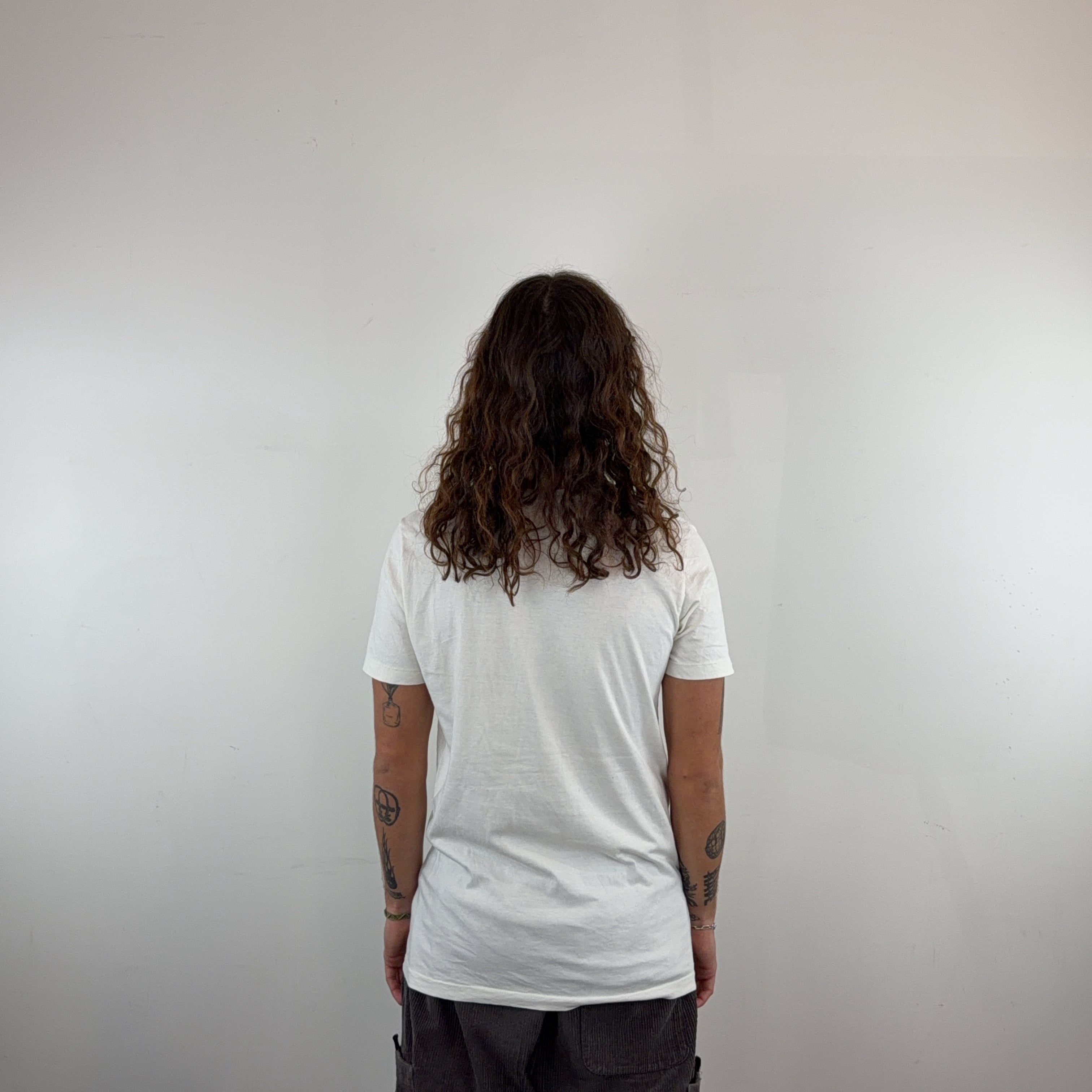 GRAPHIC VINTAGE TEE - MEDIUM