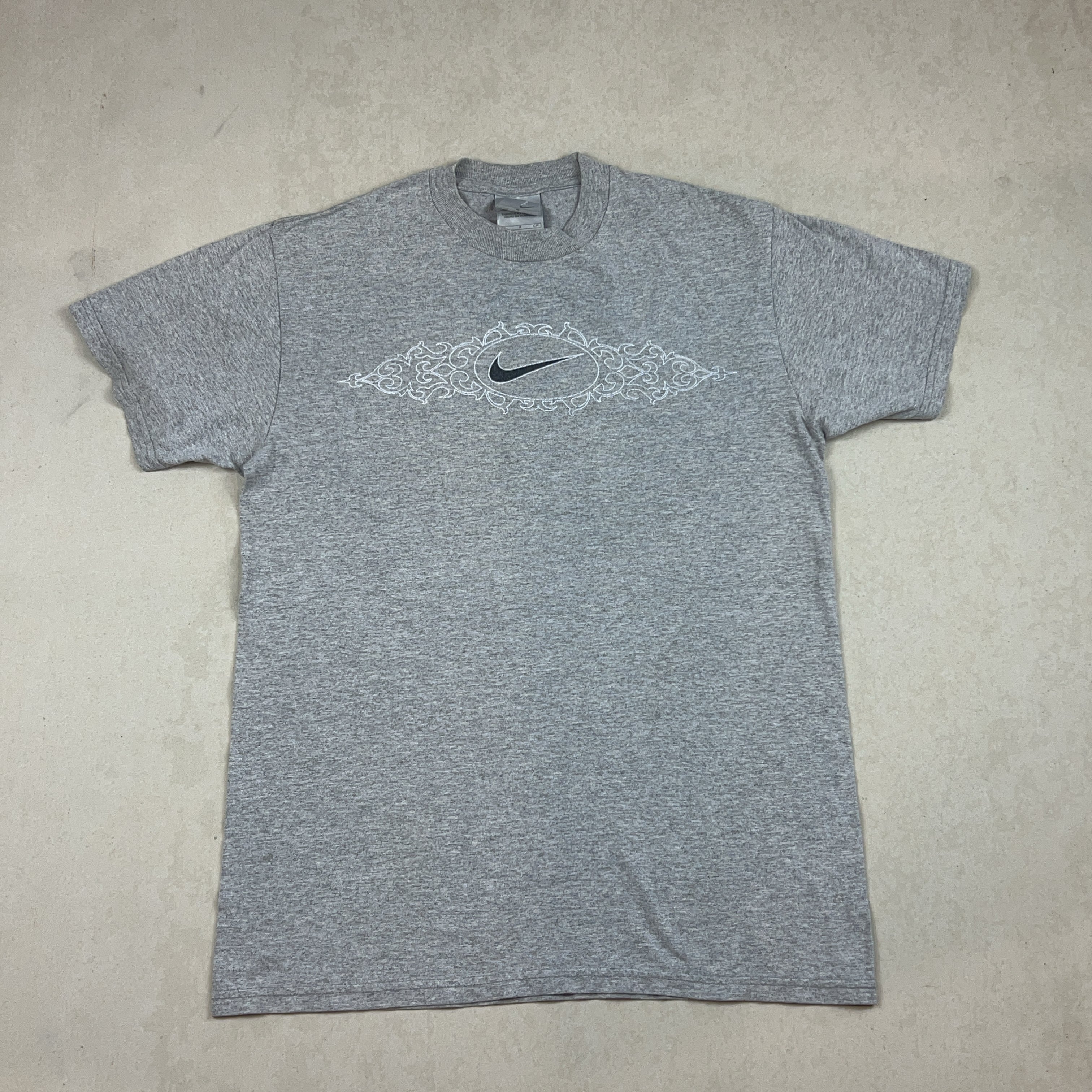 NIKE TEE - SMALL