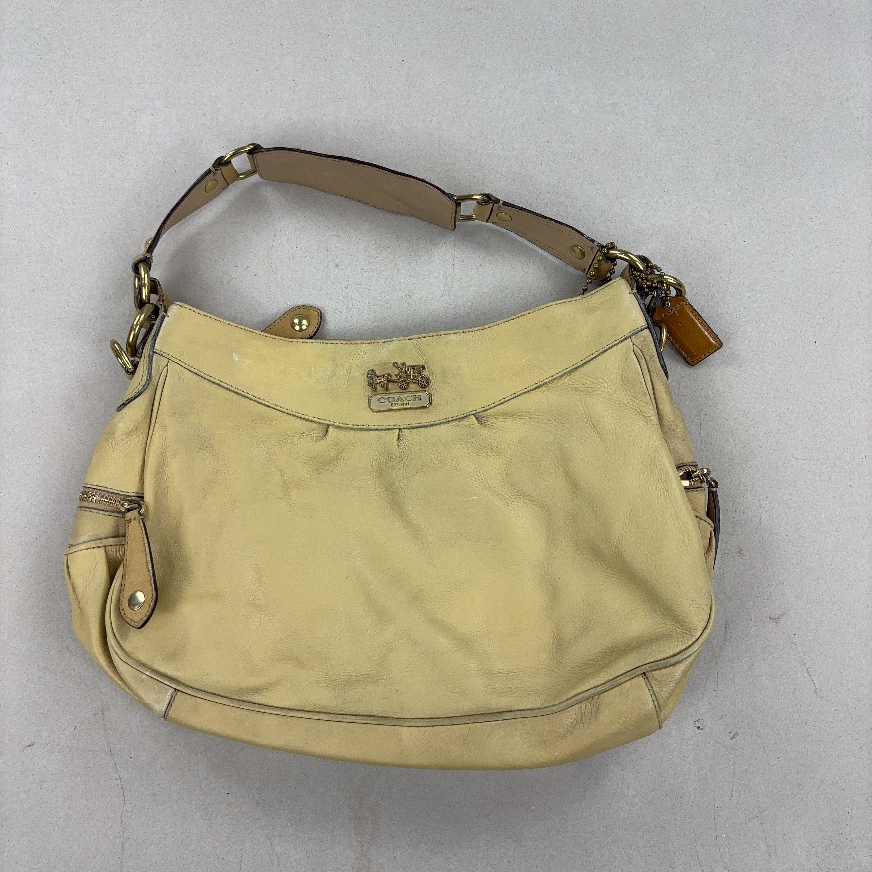 COACH HANDBAG - MEDIUM