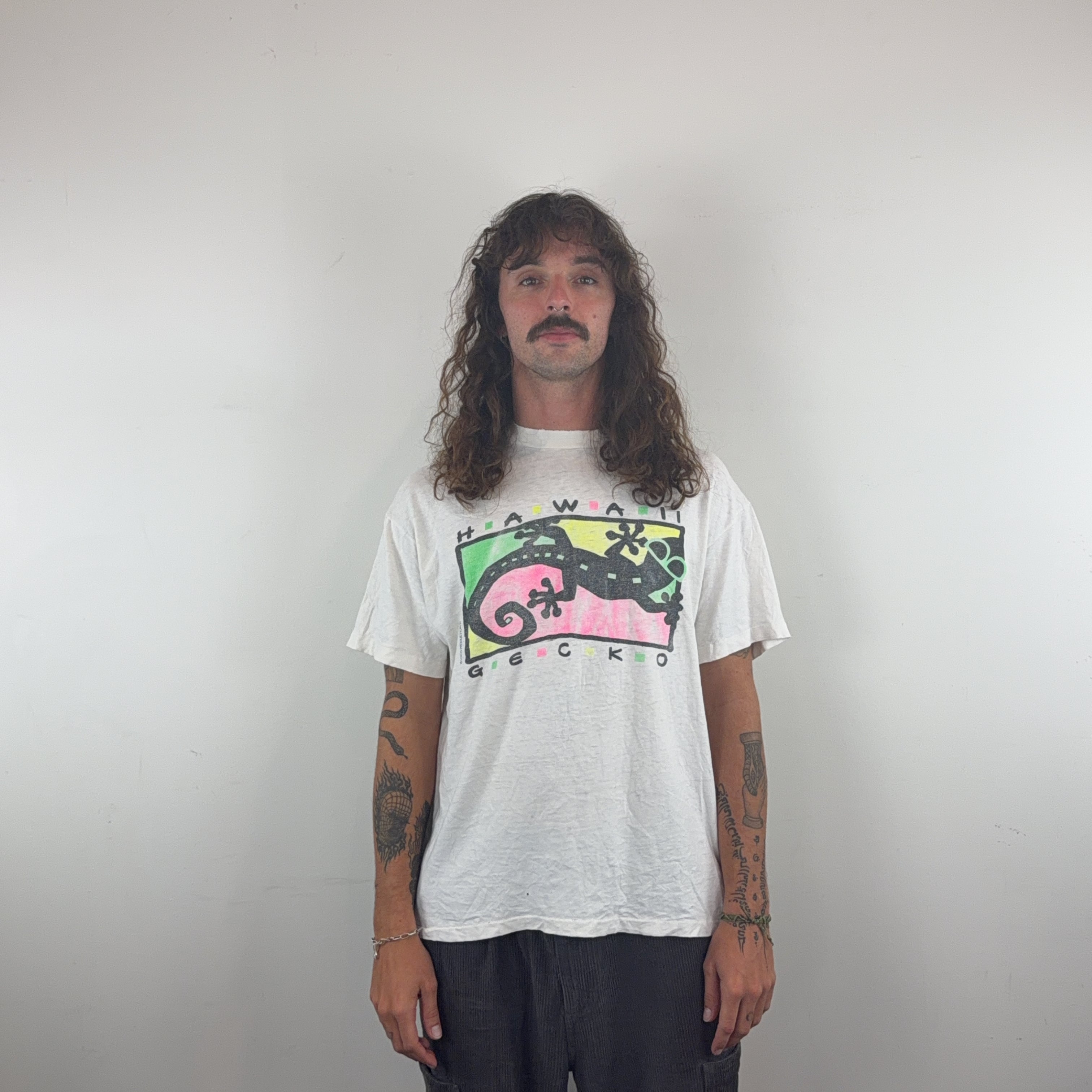 'HAWAII GECKO' GRAPHIC TEE - LARGE