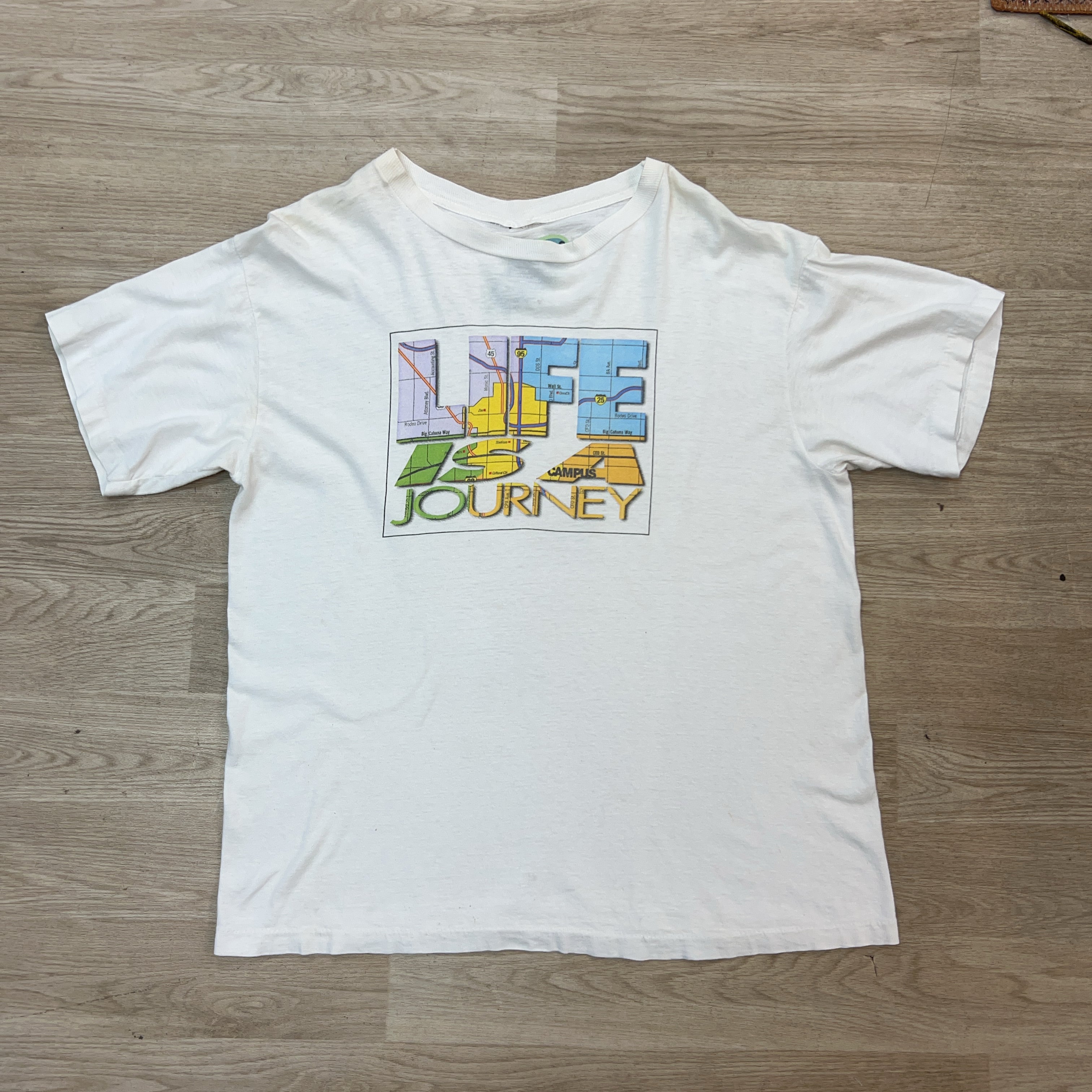DISCOVER TEE - MEDIUM