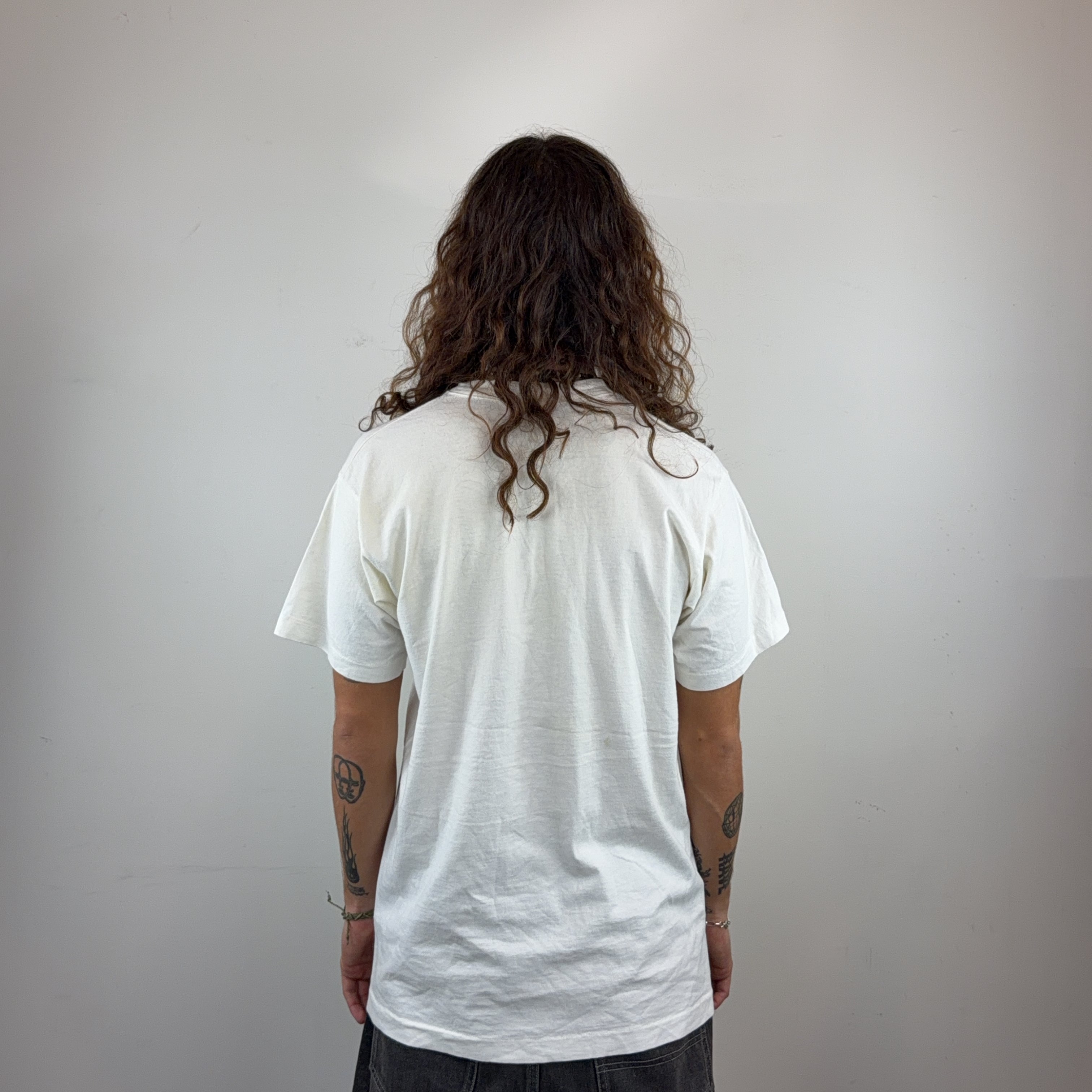 GRAPHIC WHITE TEE - LARGE