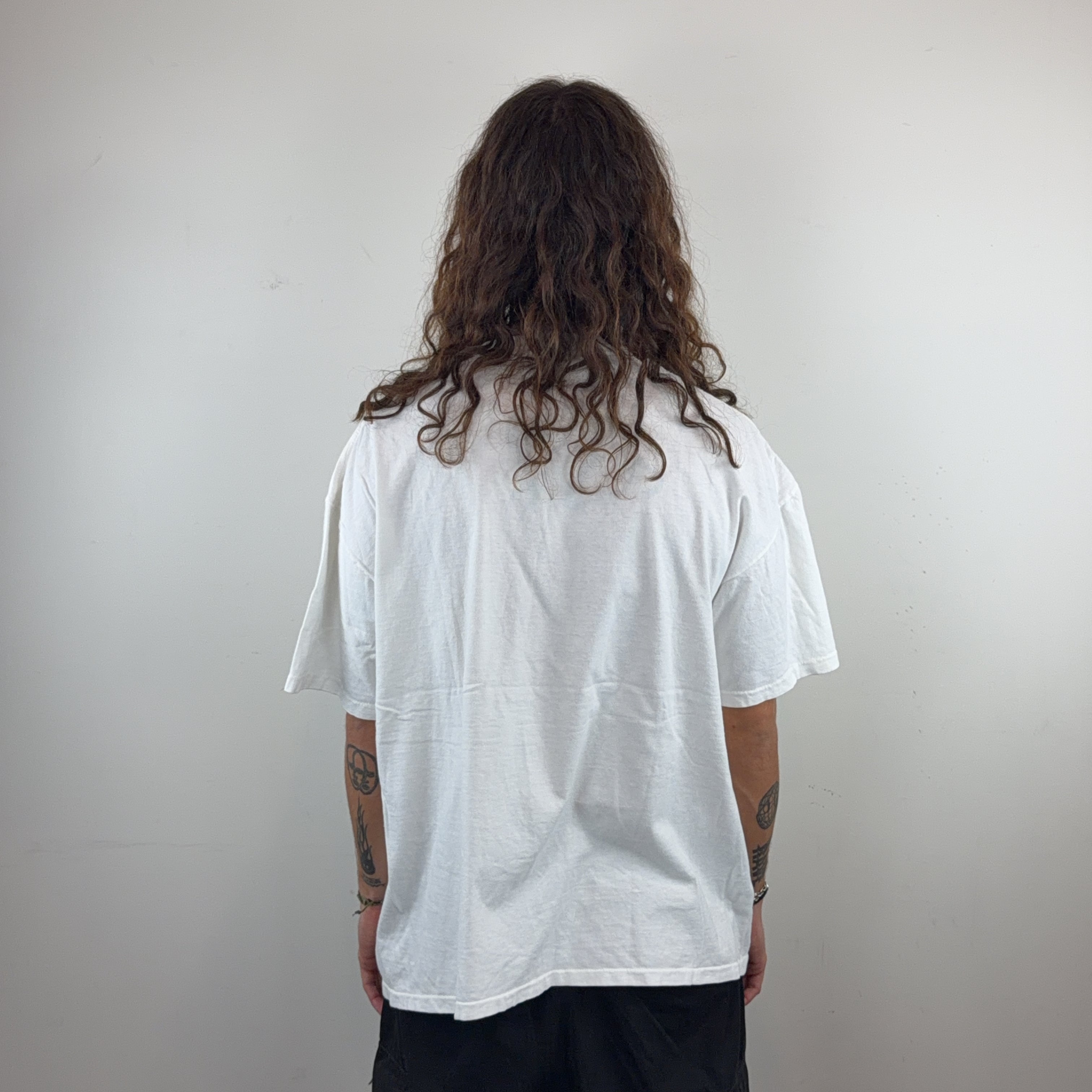 GRAPHIC WHITE TEE - LARGE