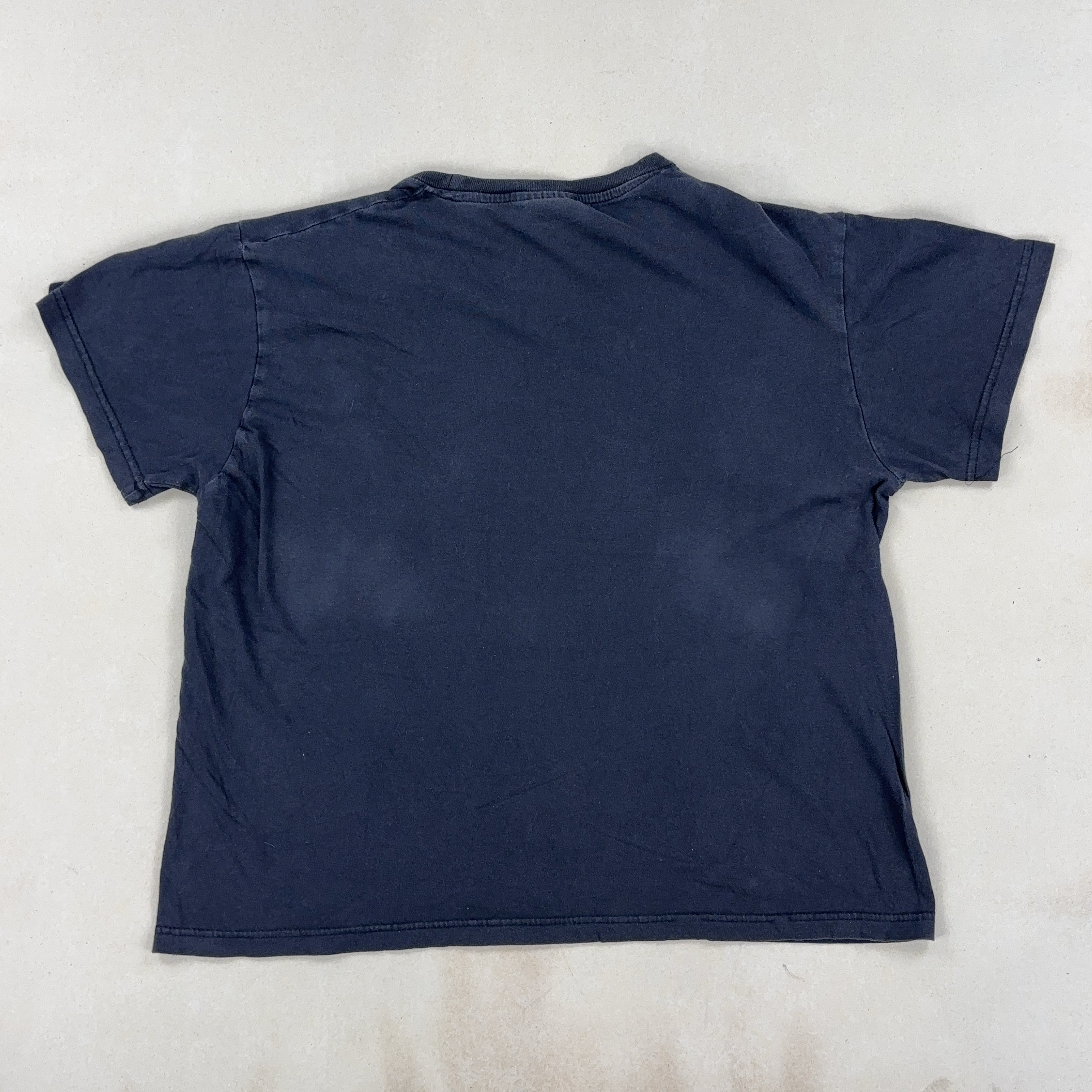 GRAPHIC TEE - MEDIUM