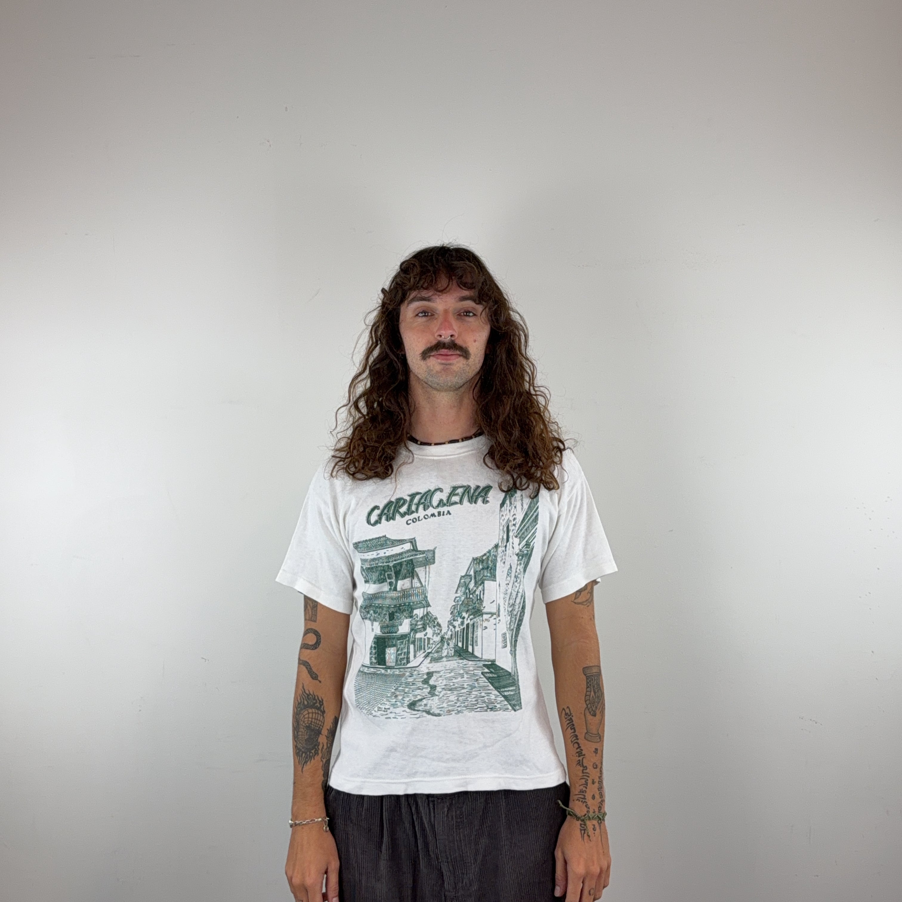 GRAPHIC TEE - SMALL