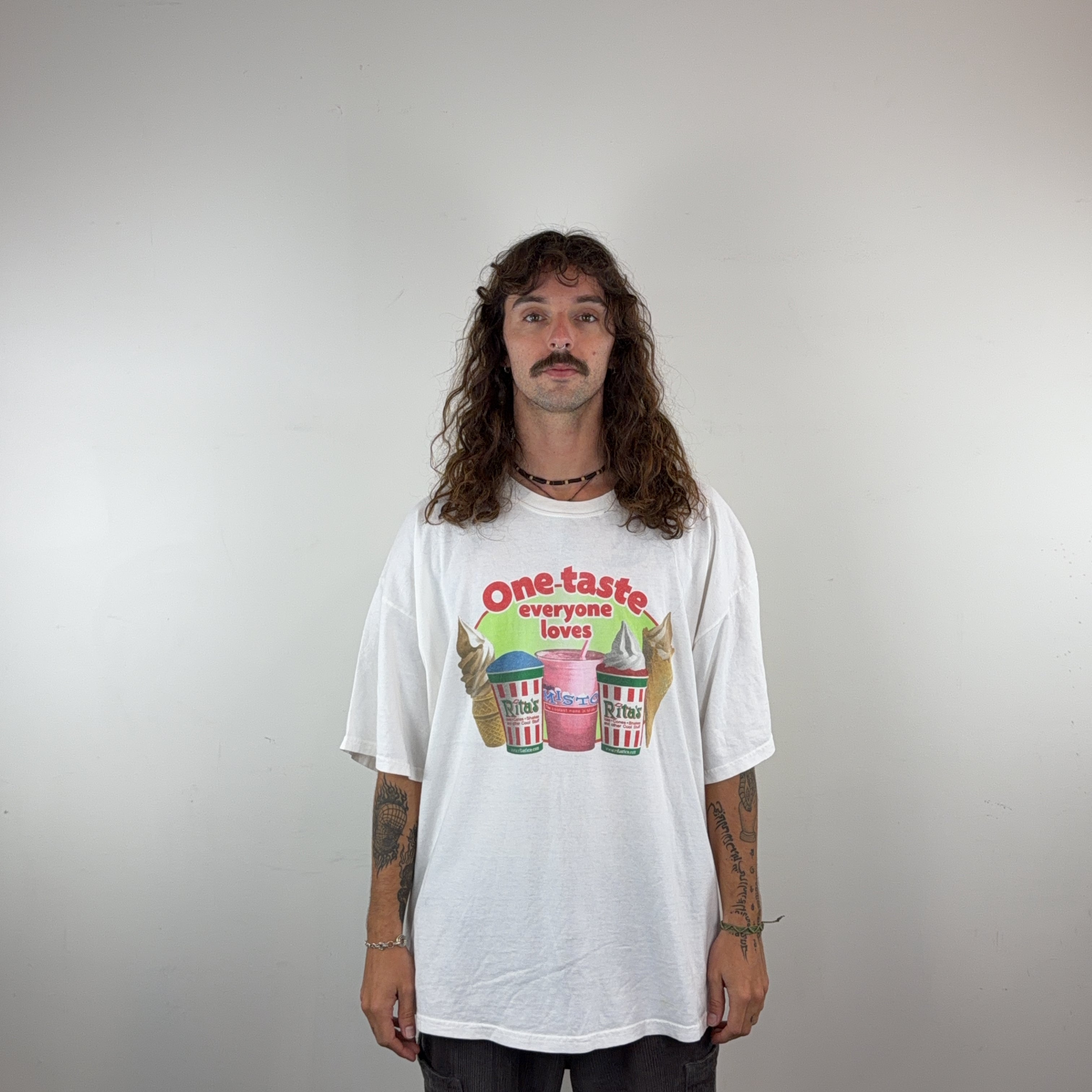 GRAPHIC VINTAGE TEE - X LARGE