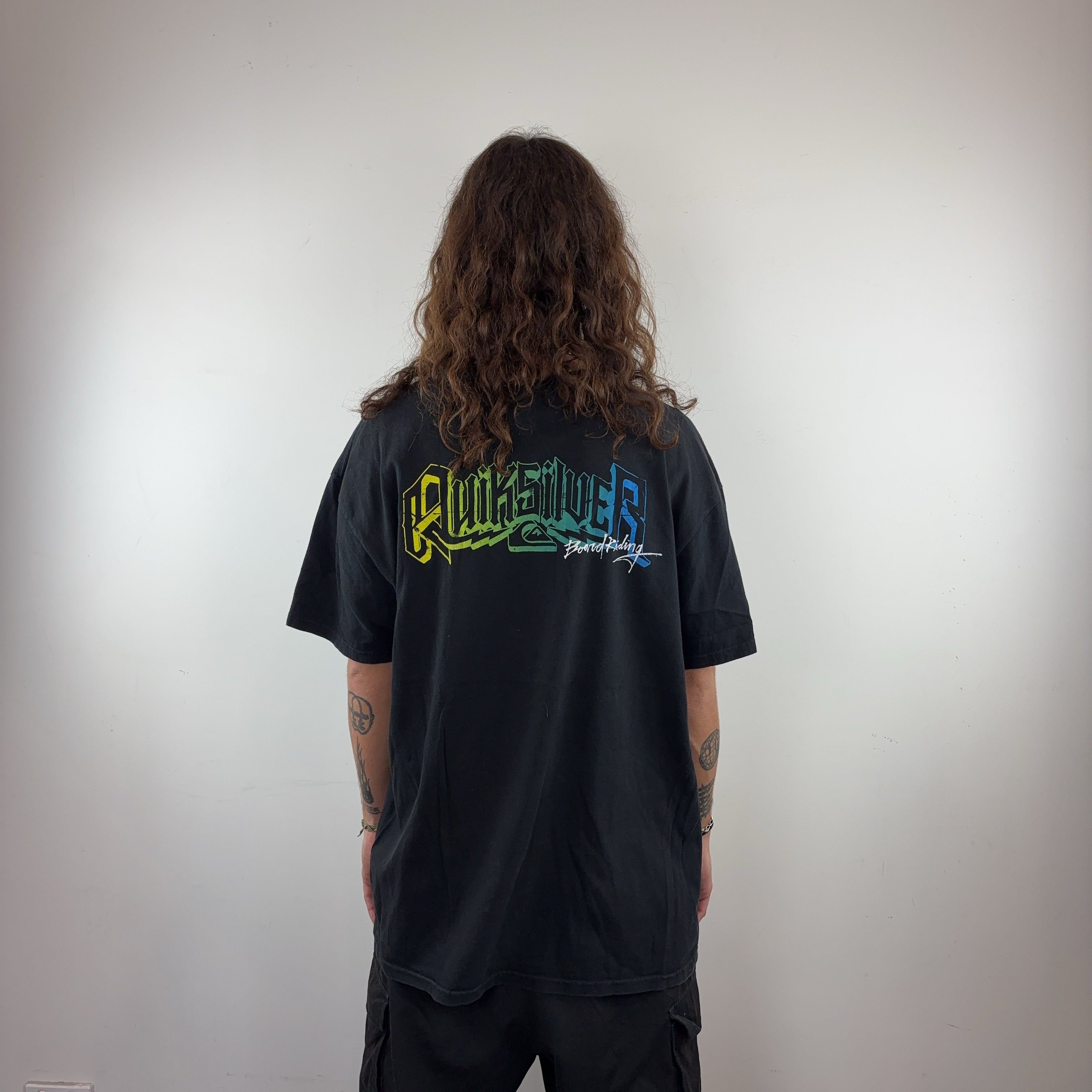BLACK QUIKSILVER TEE - LARGE