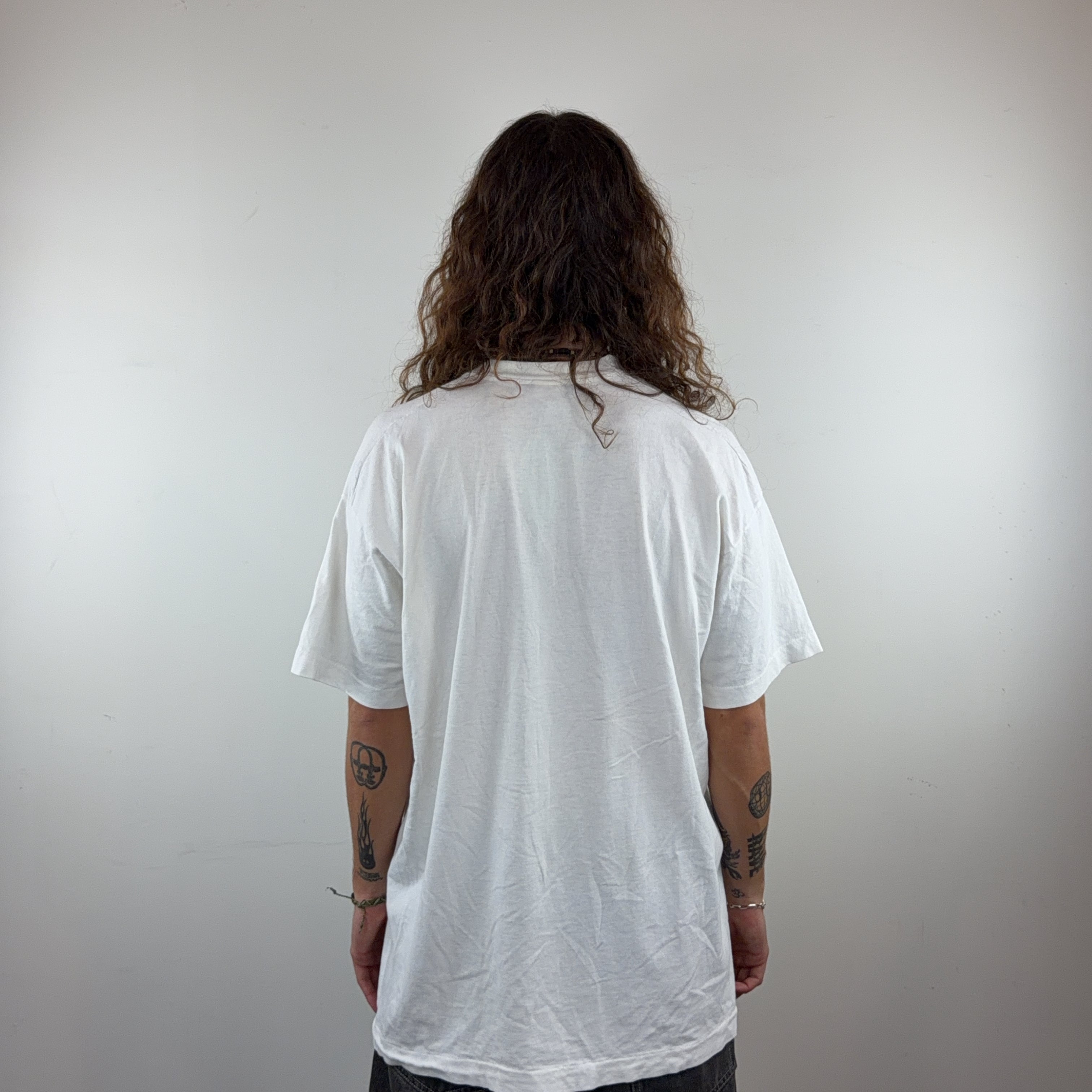 GRAPHIC WHITE TEE - X LARGE
