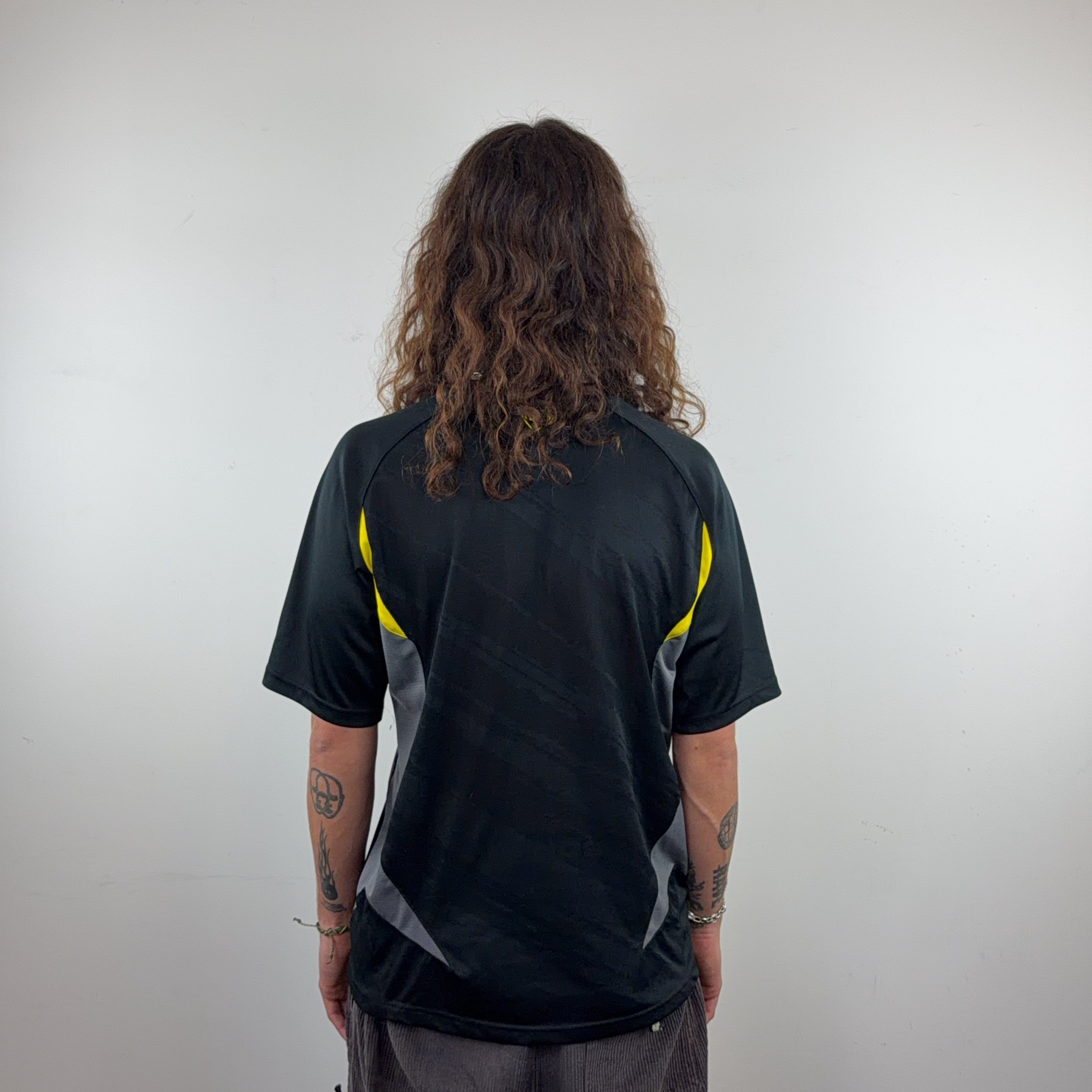 NIKE TEE - MEDIUM