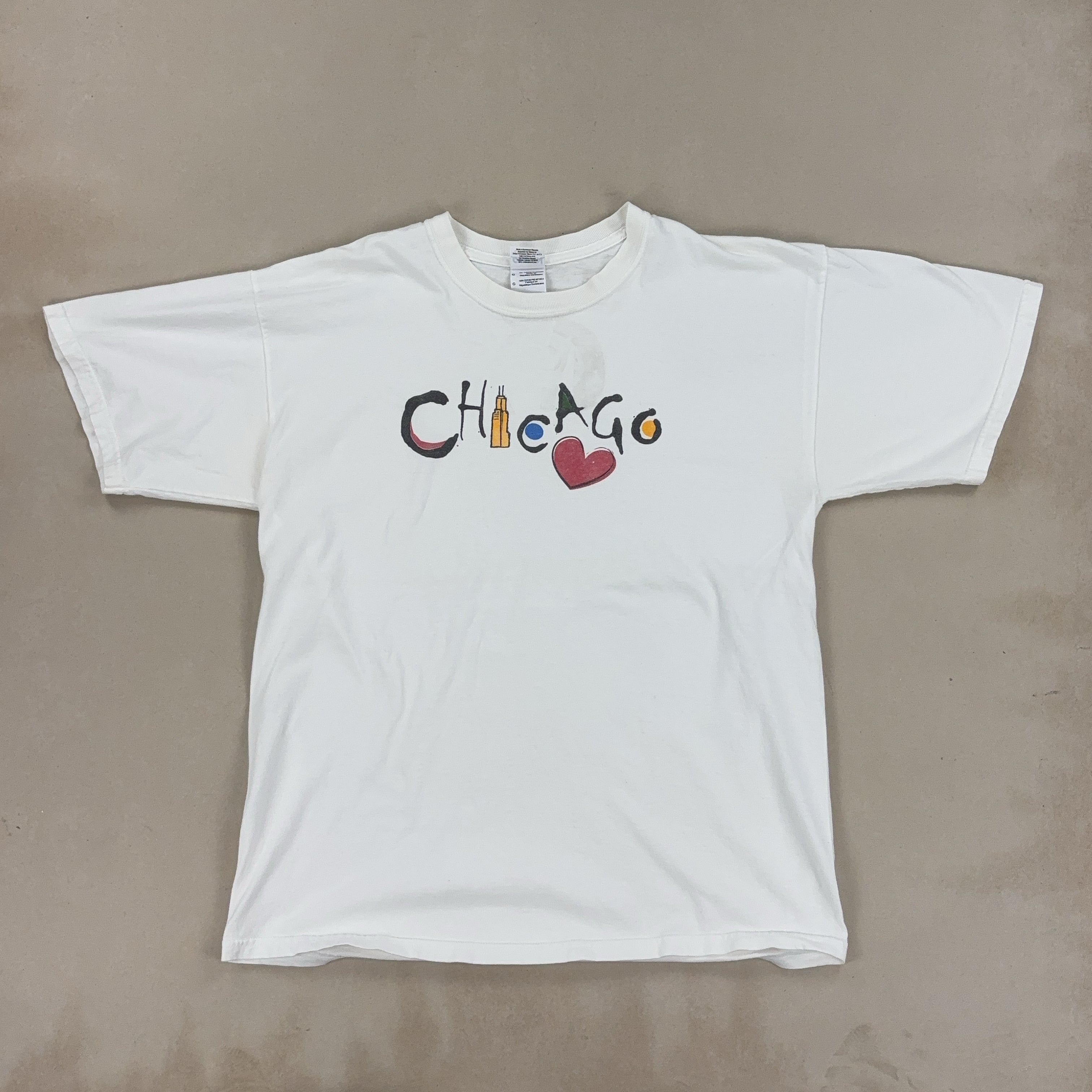 GRAPHIC WHITE TEE - MEDIUM
