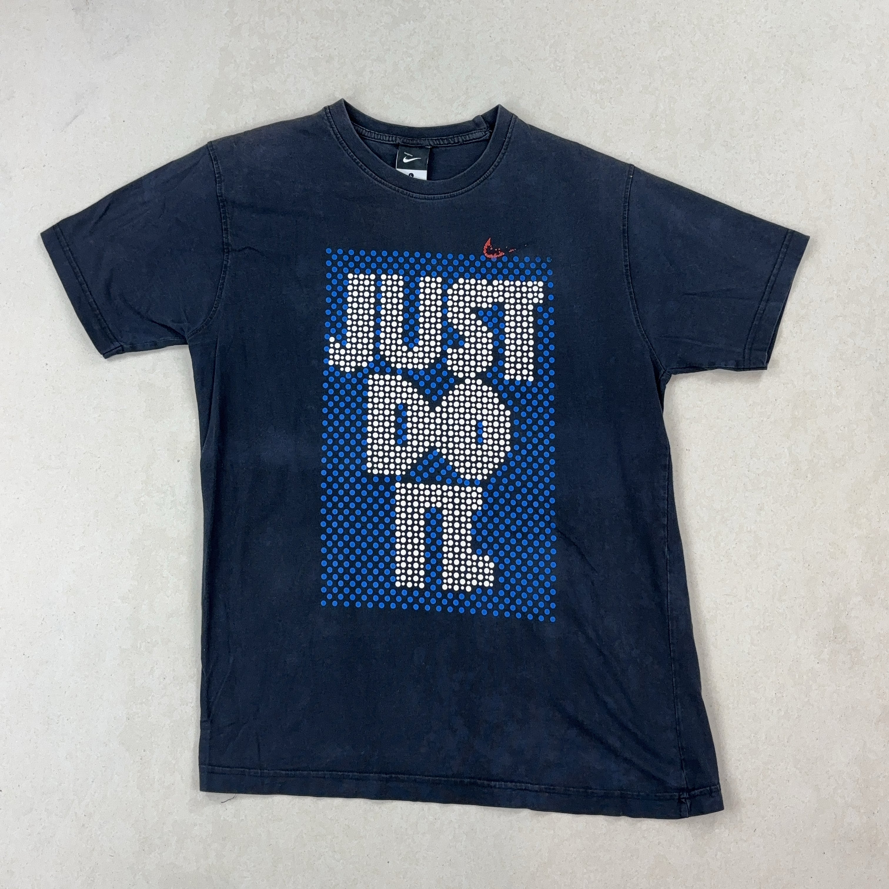 NIKE TEE - MEDIUM