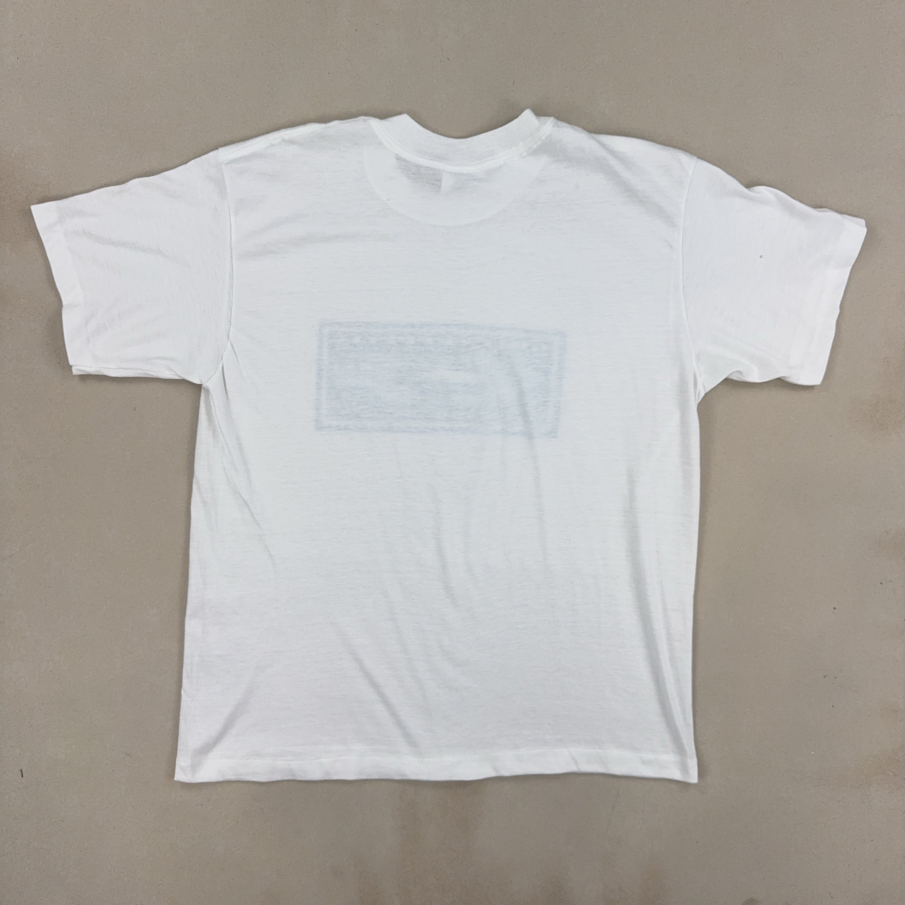 GRAPHIC TEE - MEDIUM