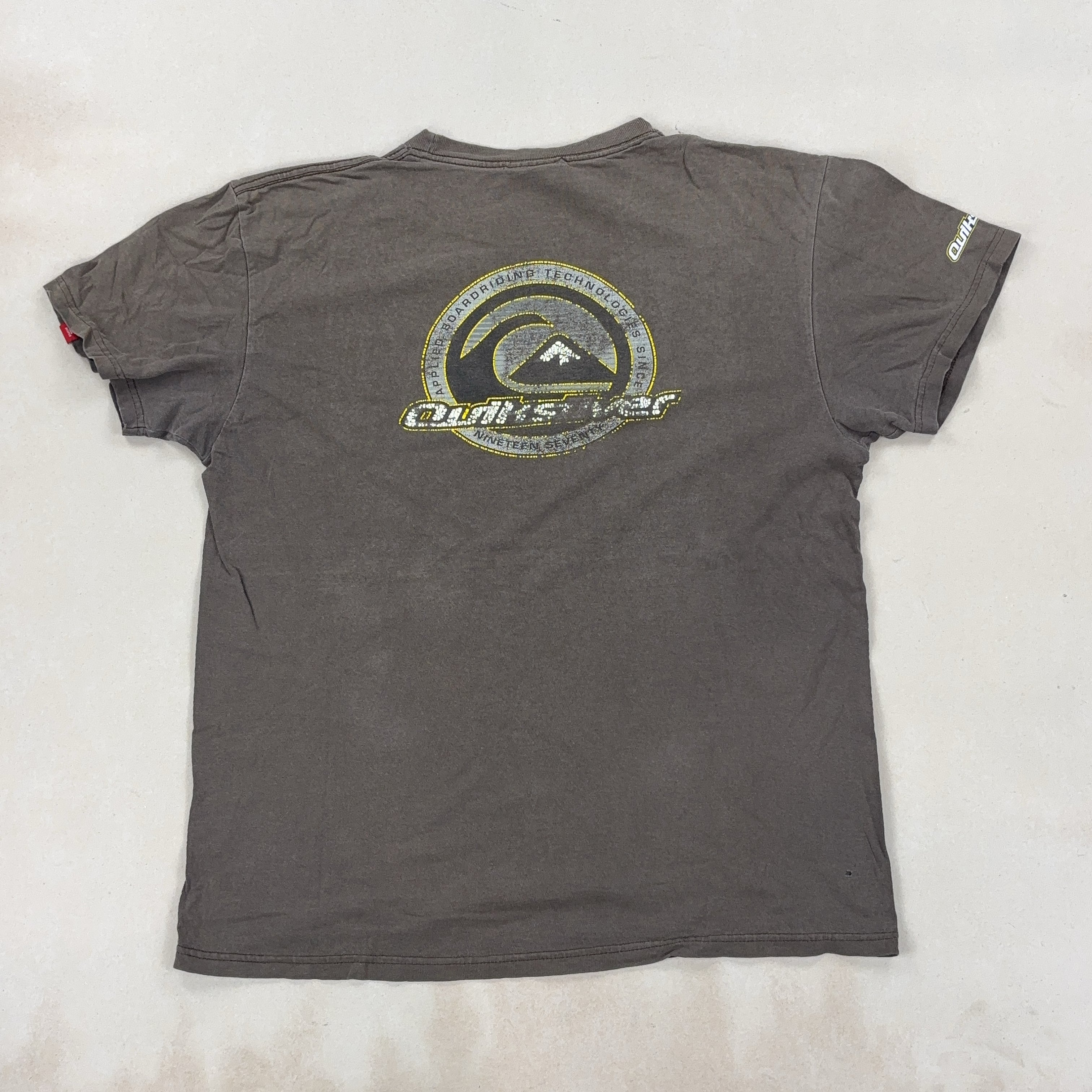 QUIKSILVER TEE - MEDIUM