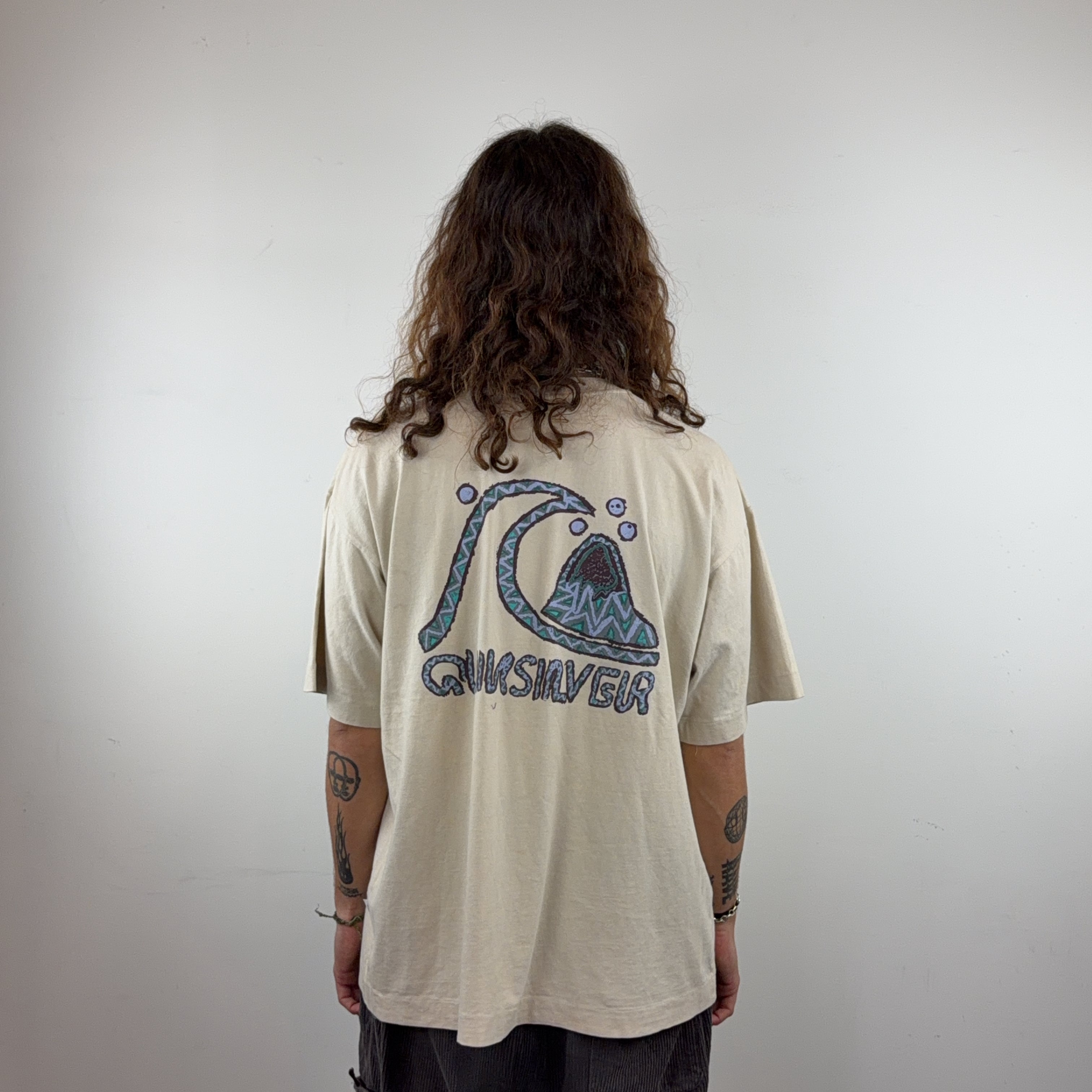 QUIKSILVER TEE - X LARGE