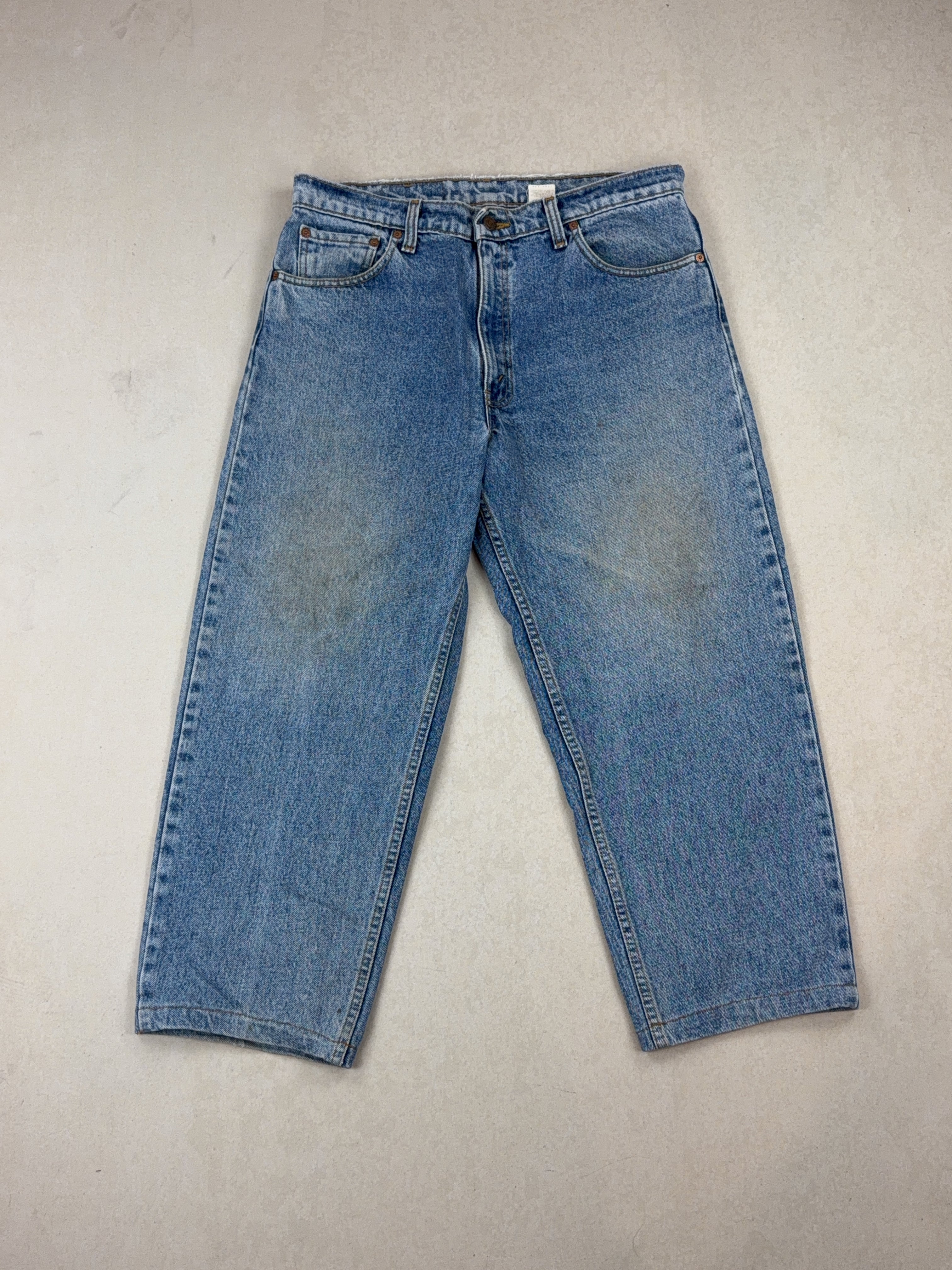 LEVI'S JEANS - MEDIUM