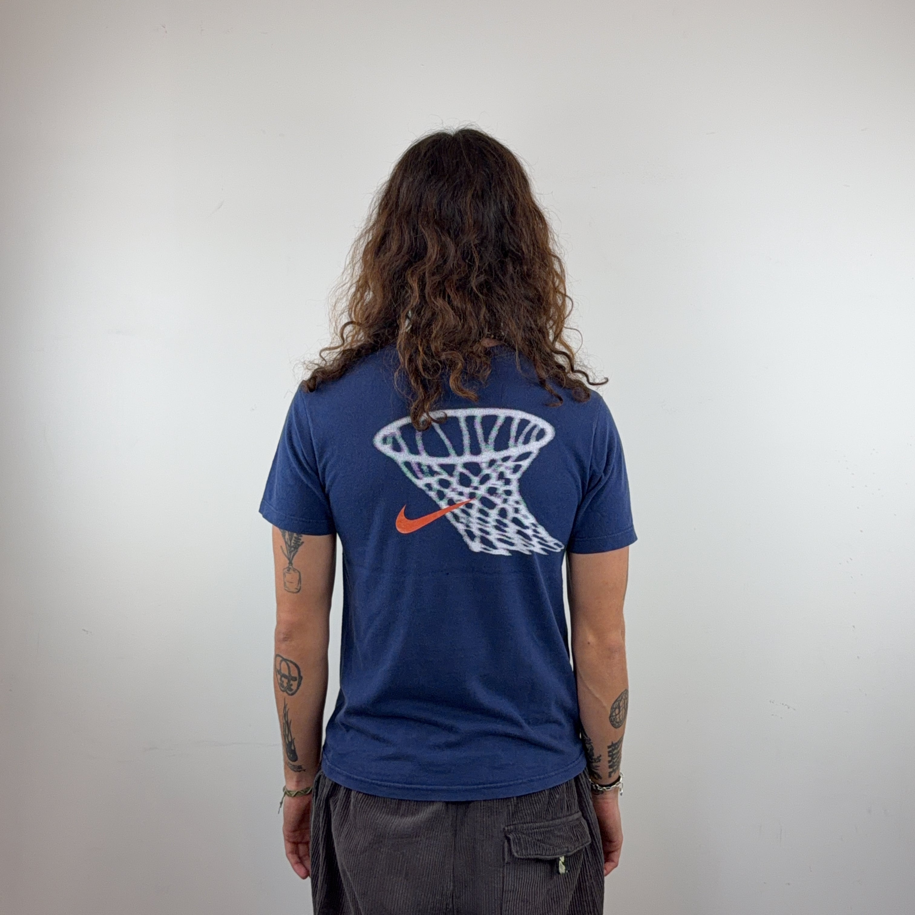 NIKE TEE - MEDIUM