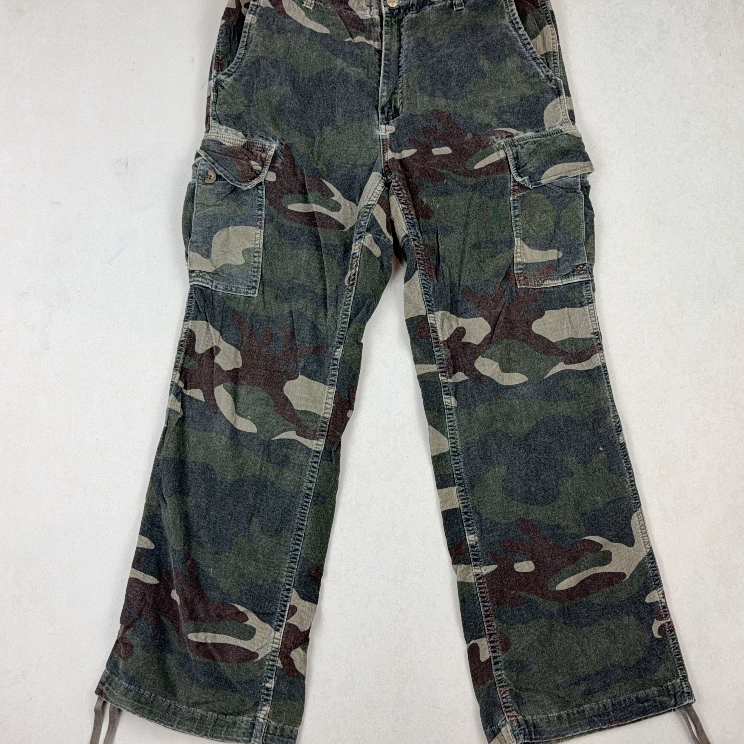 GAP CAMO JEANS - MEDIUM