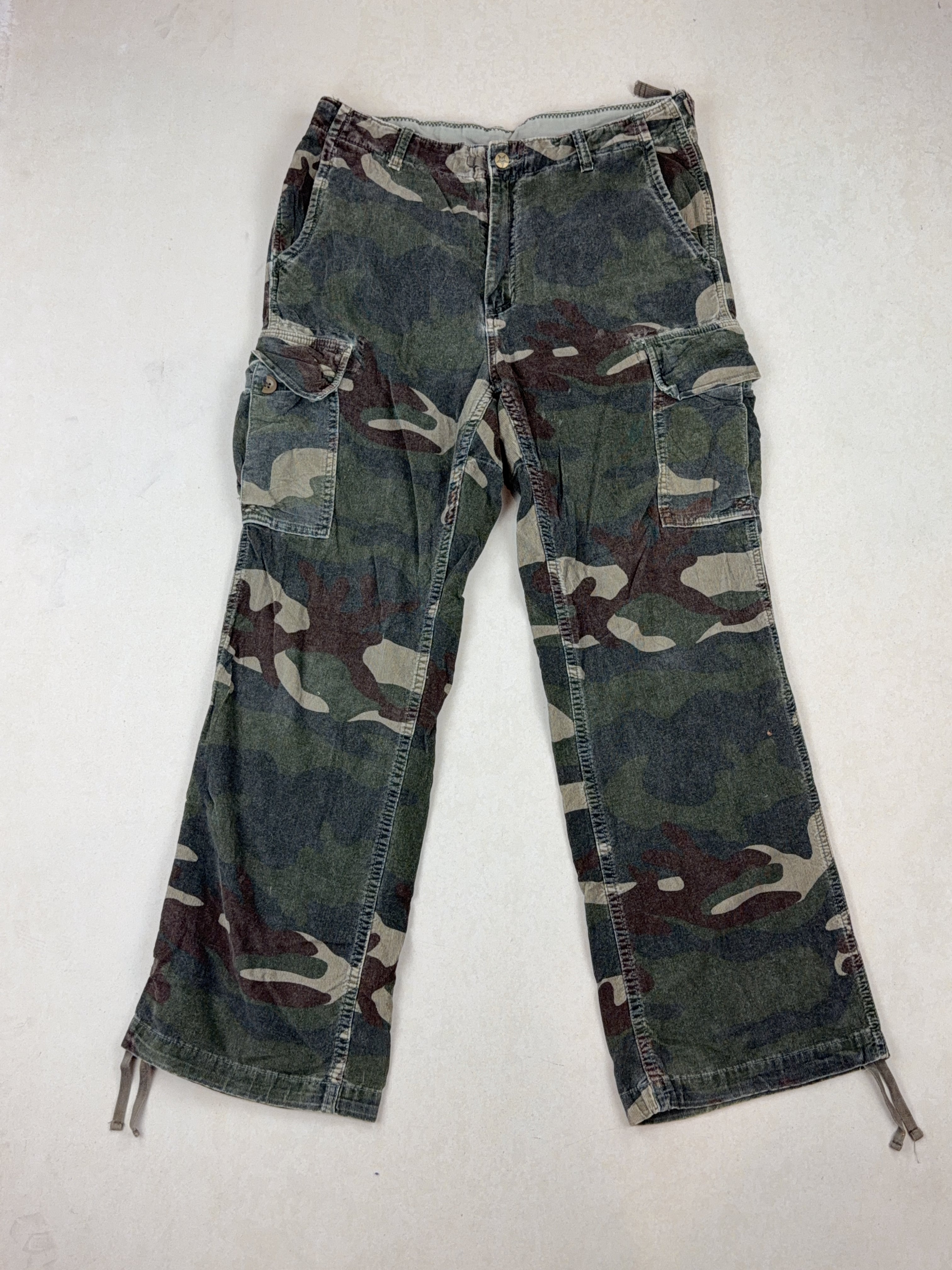 GAP CAMO JEANS - MEDIUM