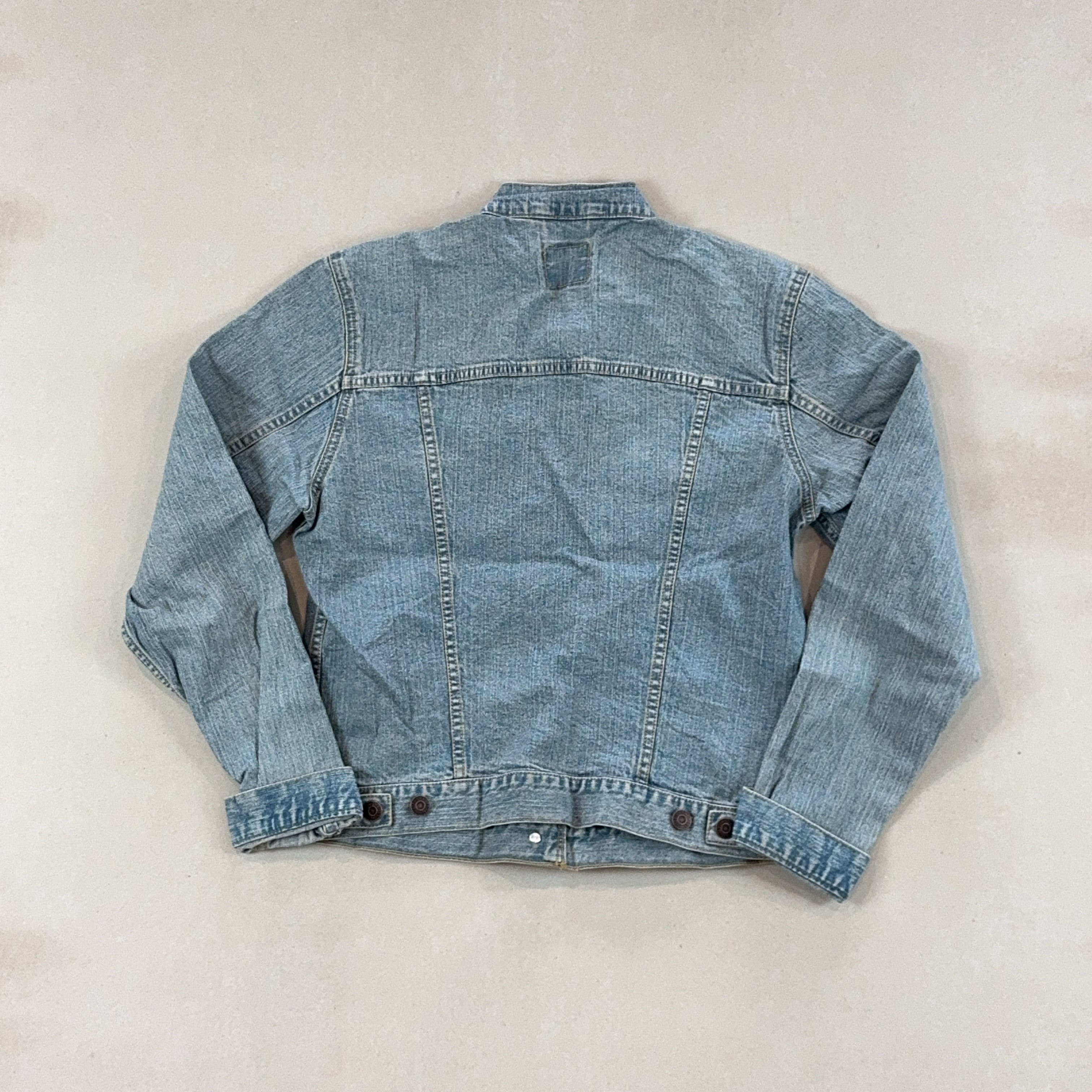 LEVI'S LIGHT WASH DENIM JACKET - SMALL