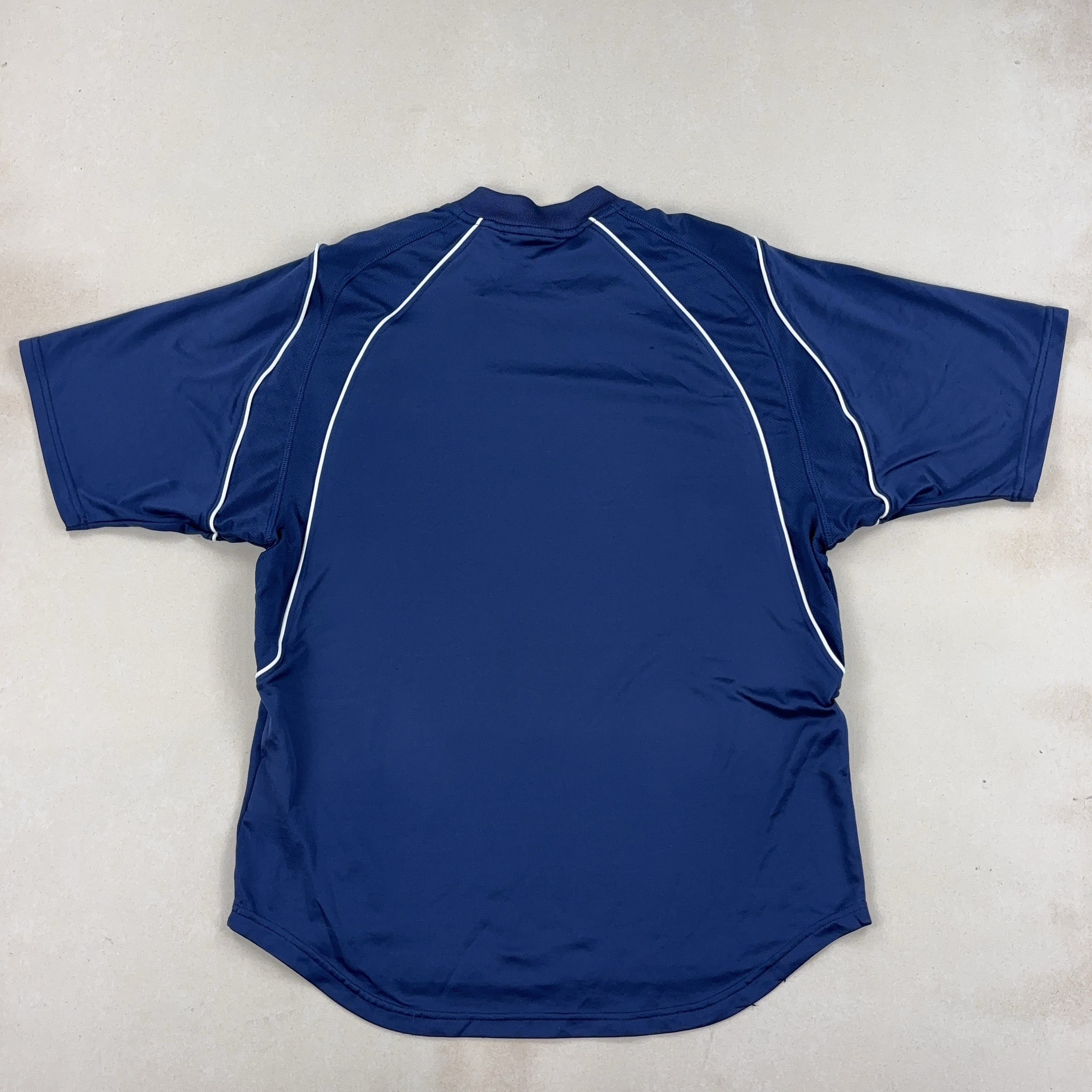 NIKE TEE - MEDIUM