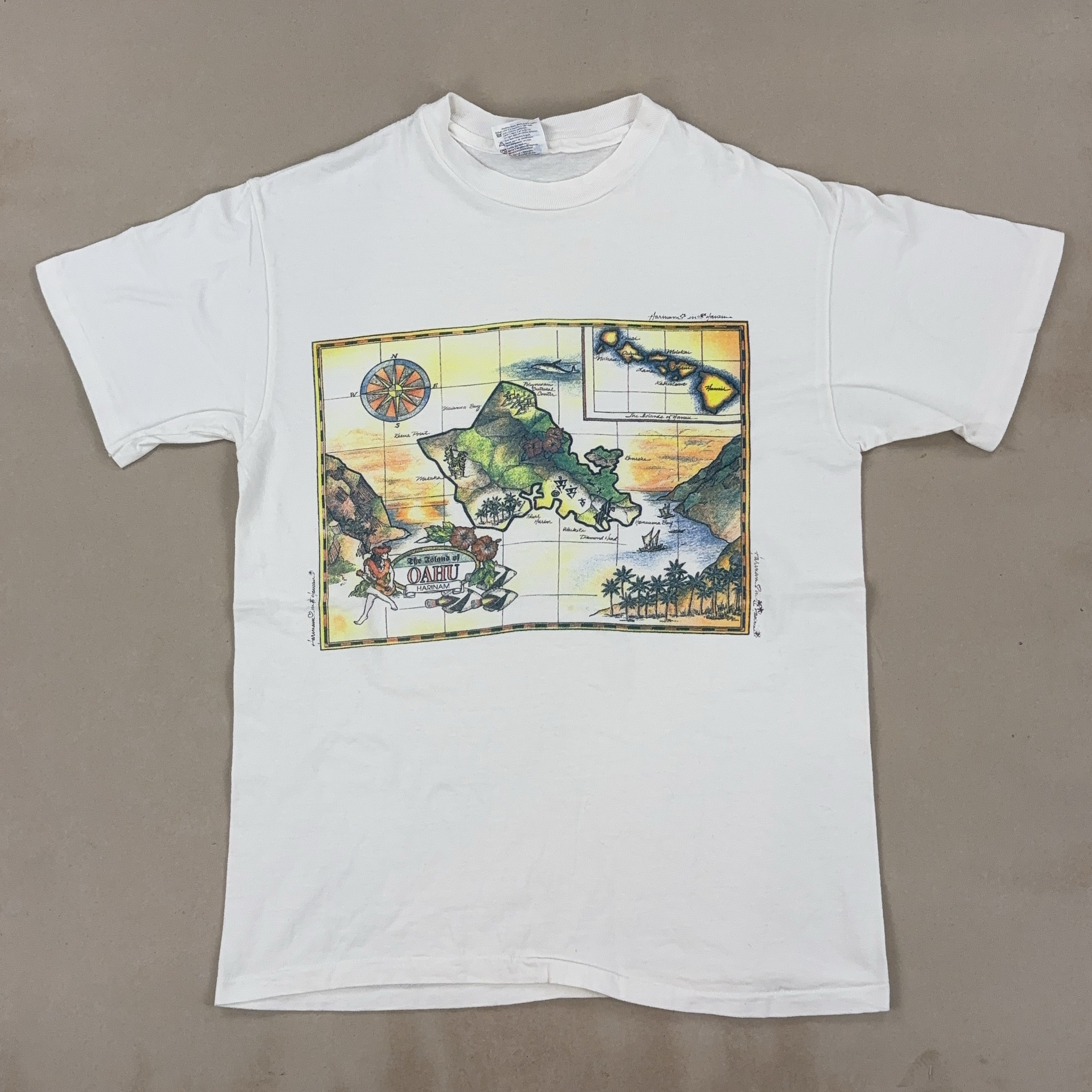 GRAPHIC TEE - MEDIUM