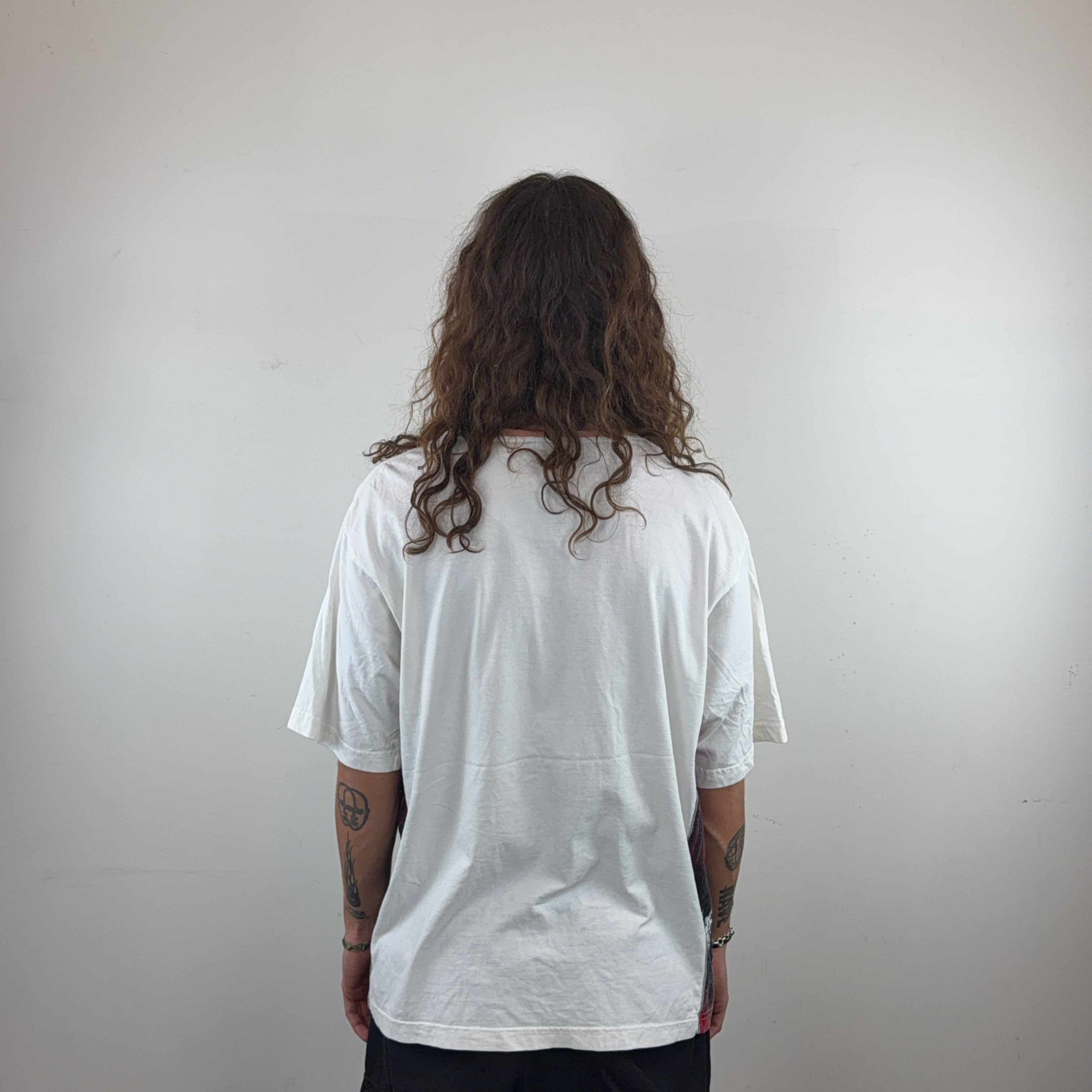 VINTAGE GRAPHIC TEE - LARGE