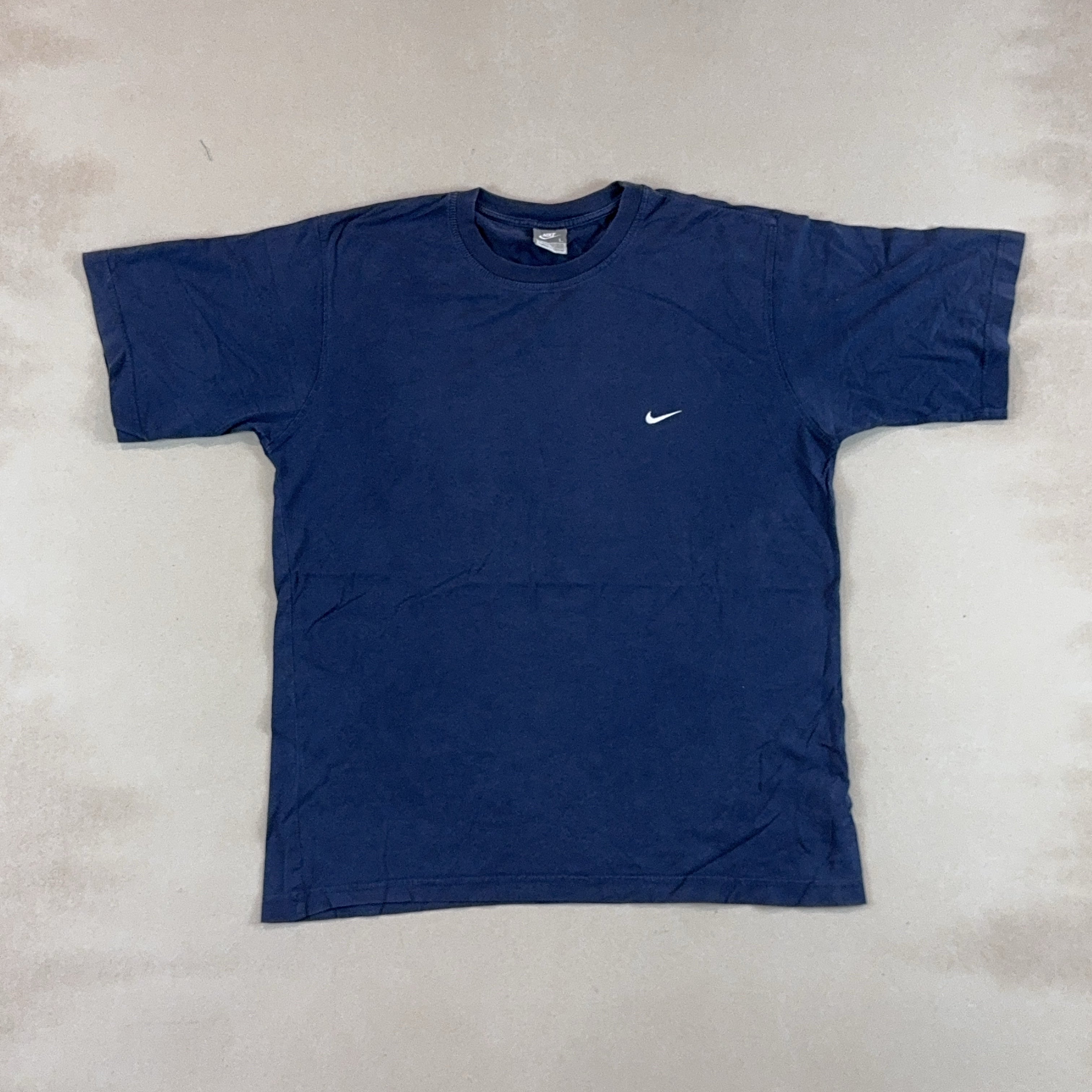 NIKE NAVY TEE - LARGE
