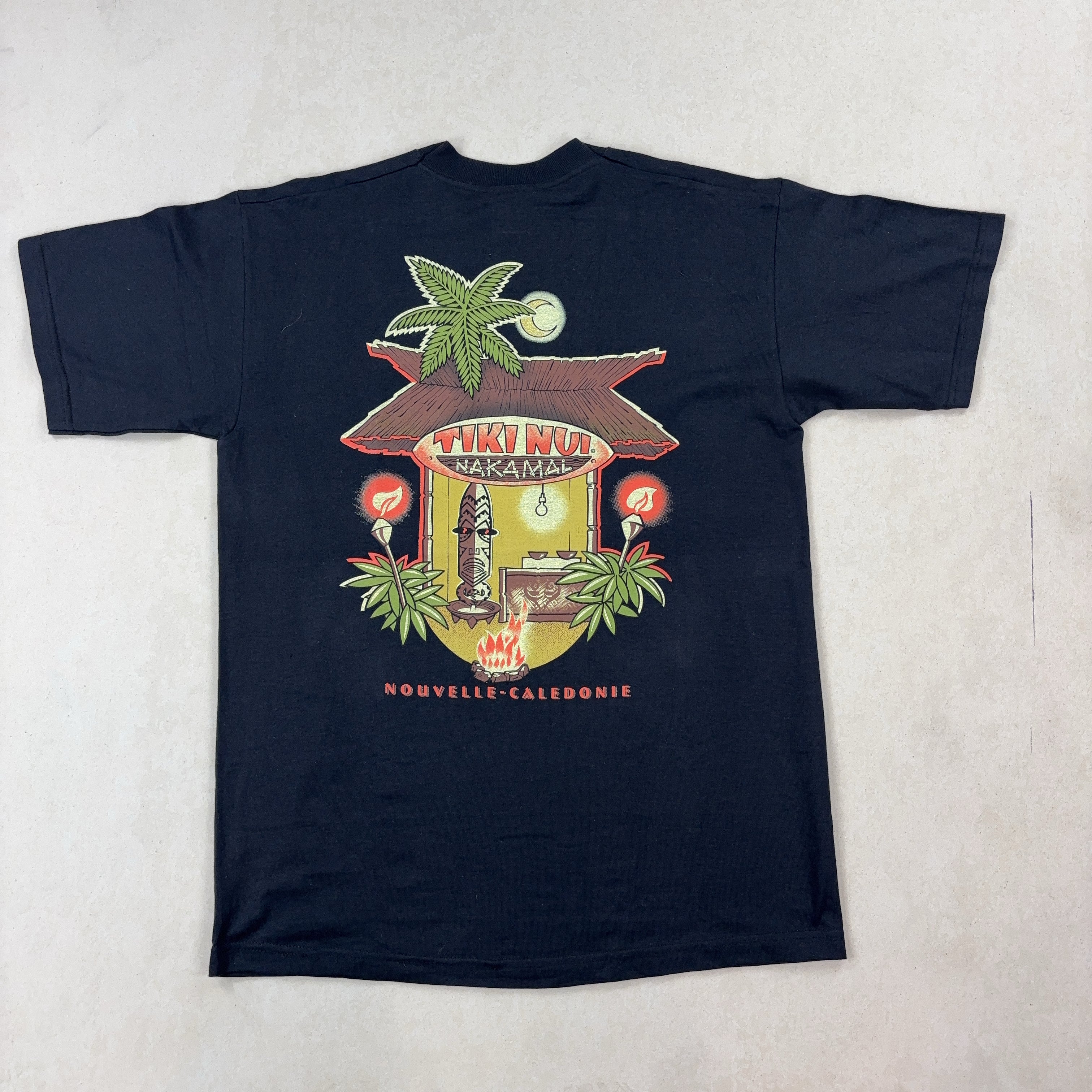 GRAPHIC BLACK TEE - MEDIUM