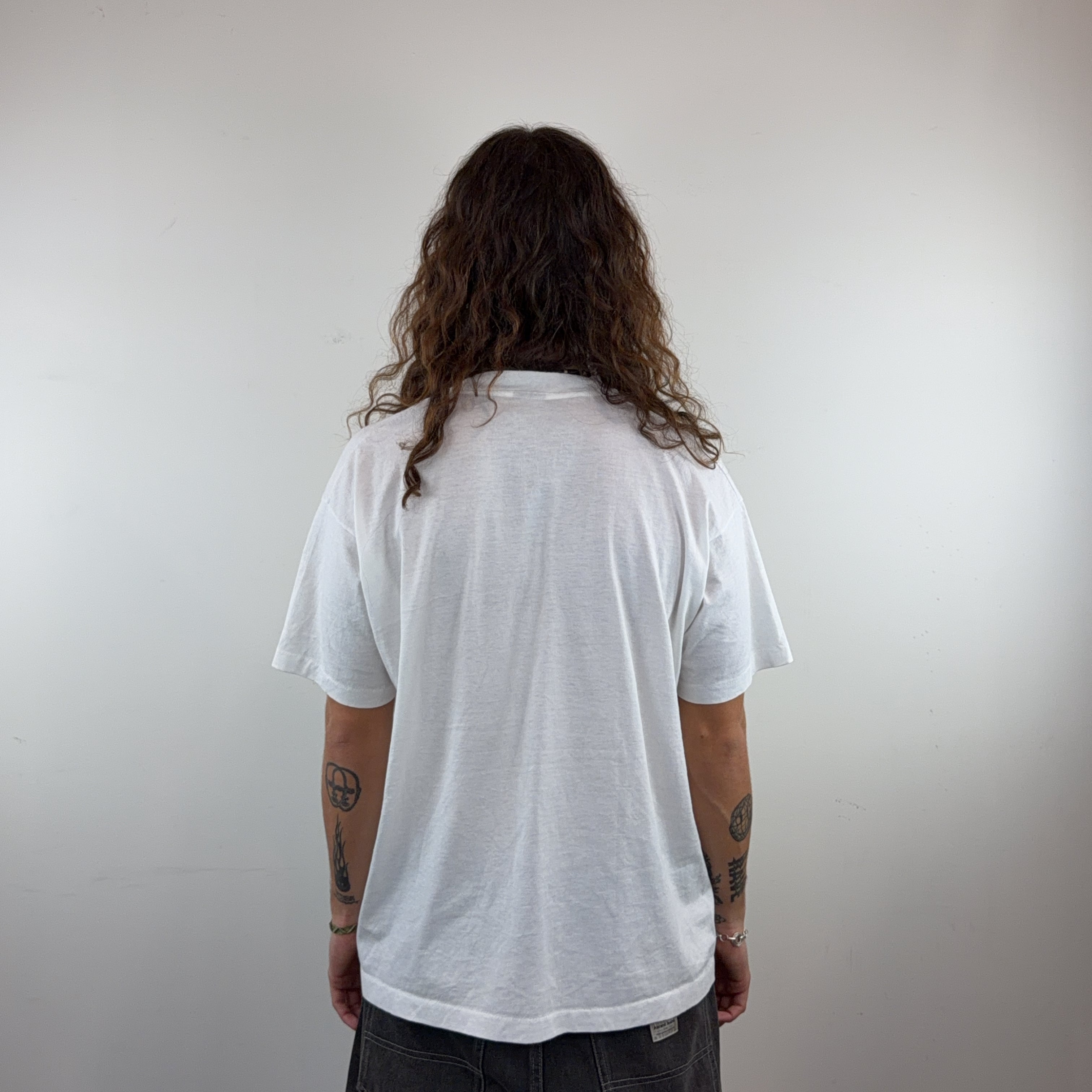 GRAPHIC WHITE TEE - LARGE