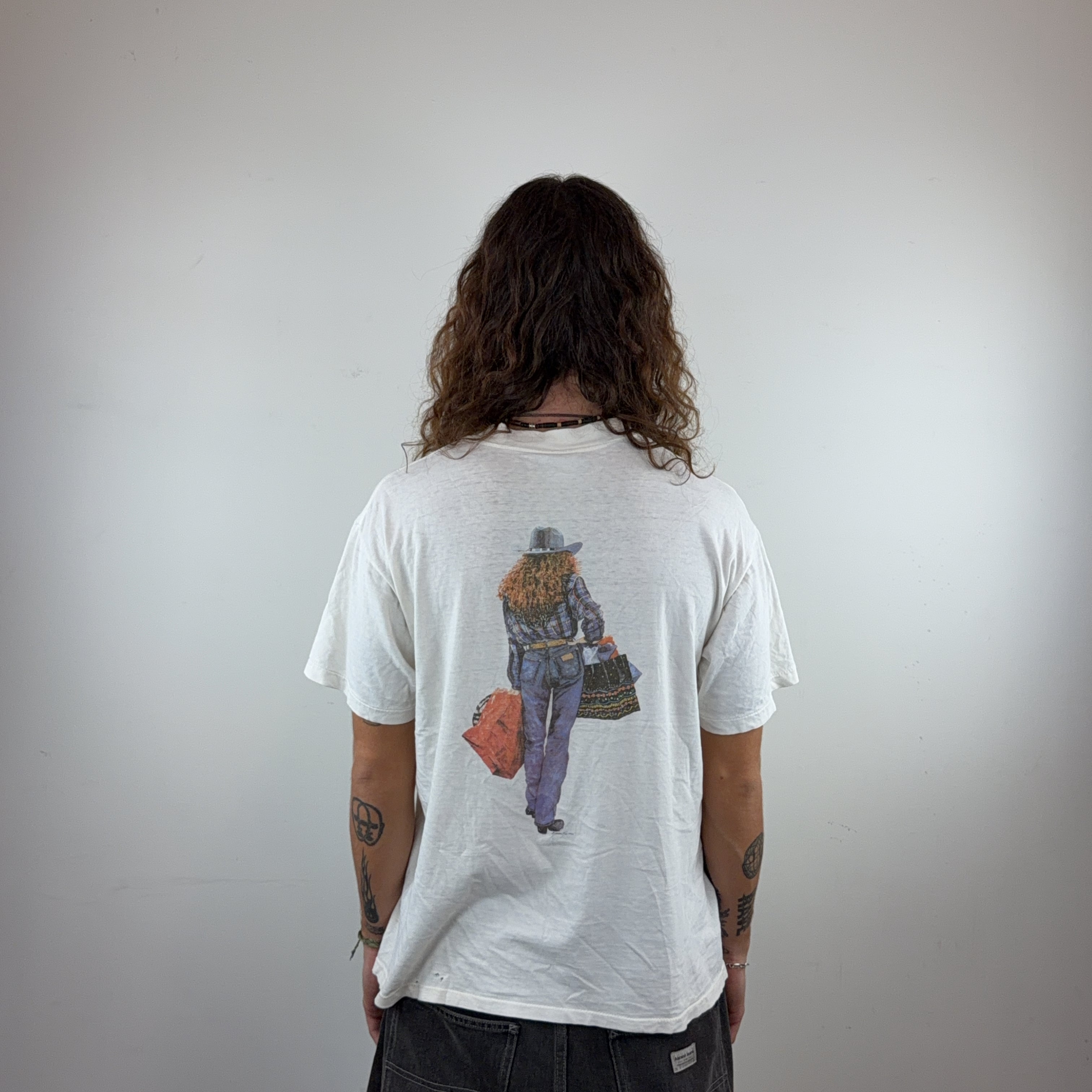 GRAPHIC WHITE TEE - LARGE