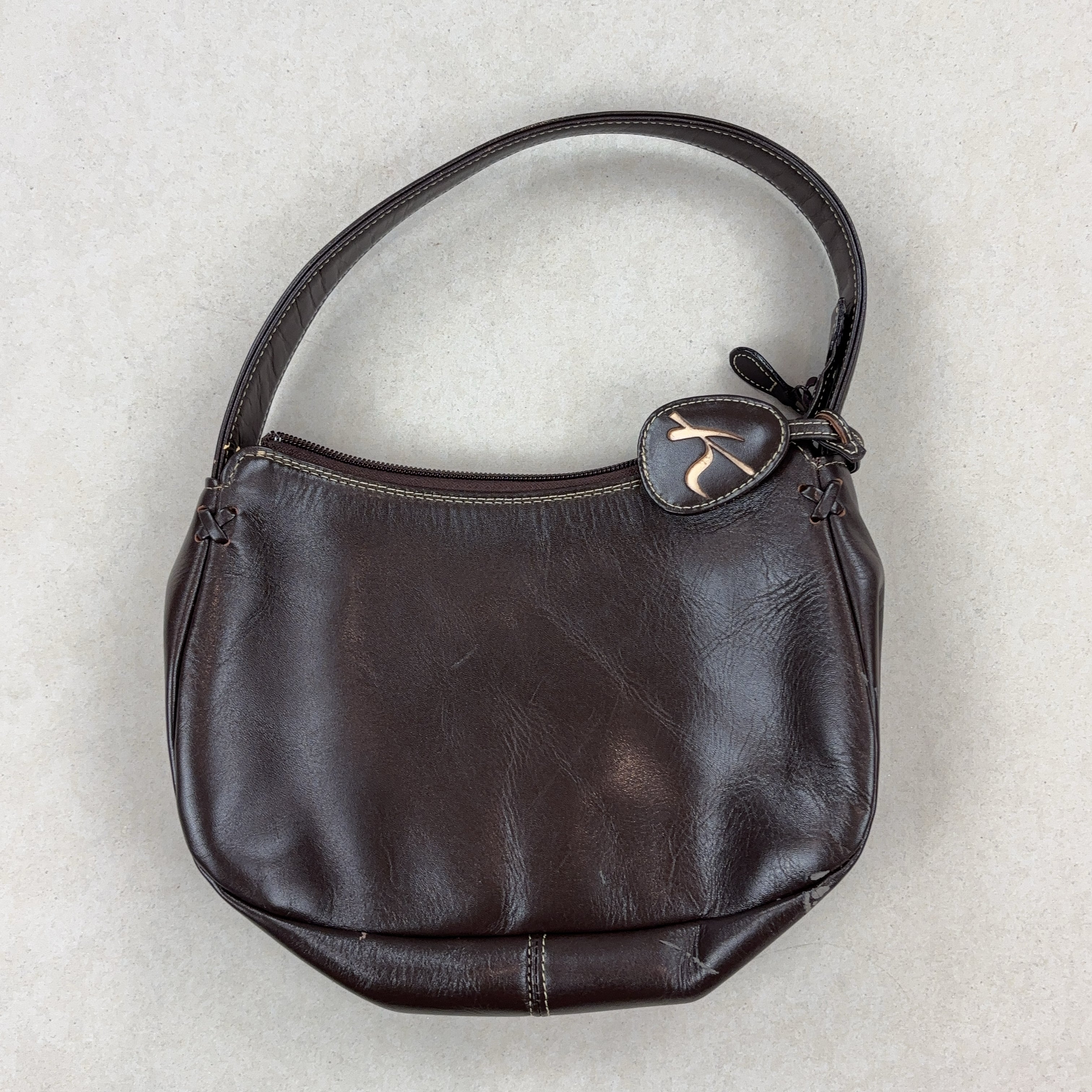 VINTAGE HANDBAG - MEDIUM