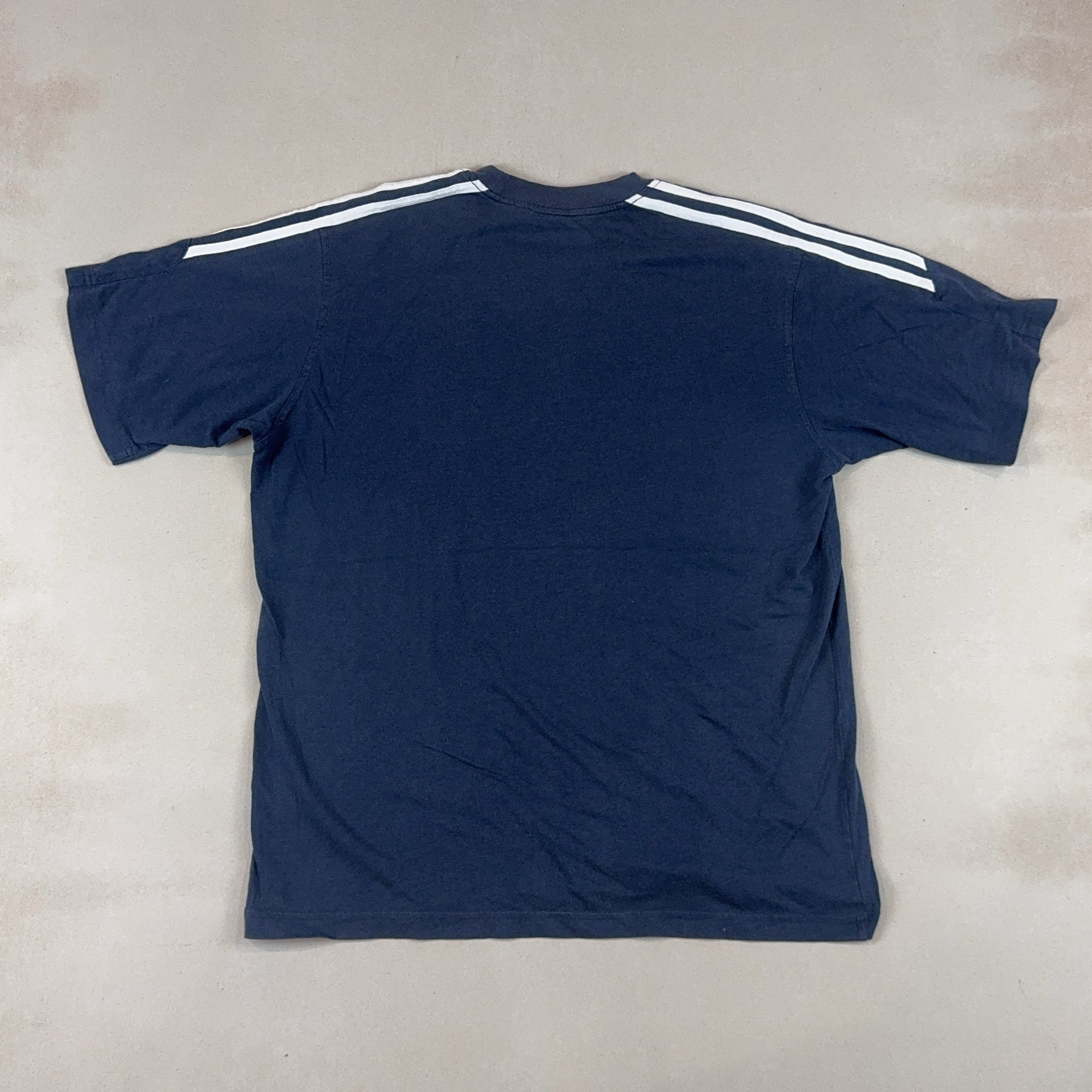 ADIDAS TEE - MEDIUM