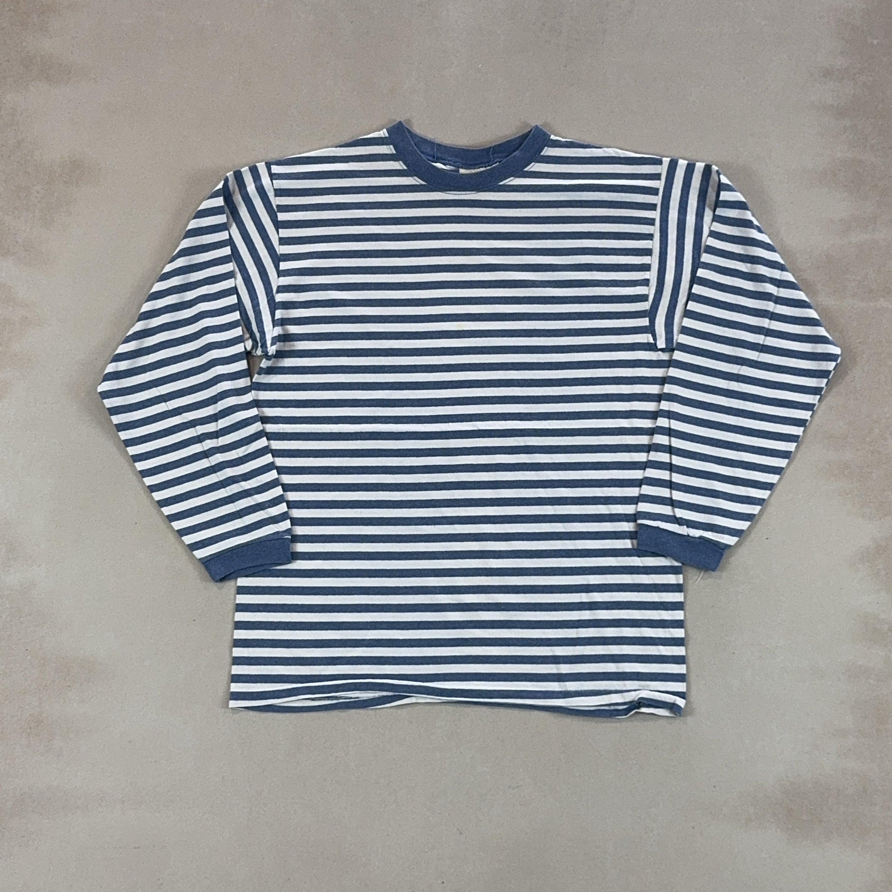LEVIS LONG SLEEVE - LARGE