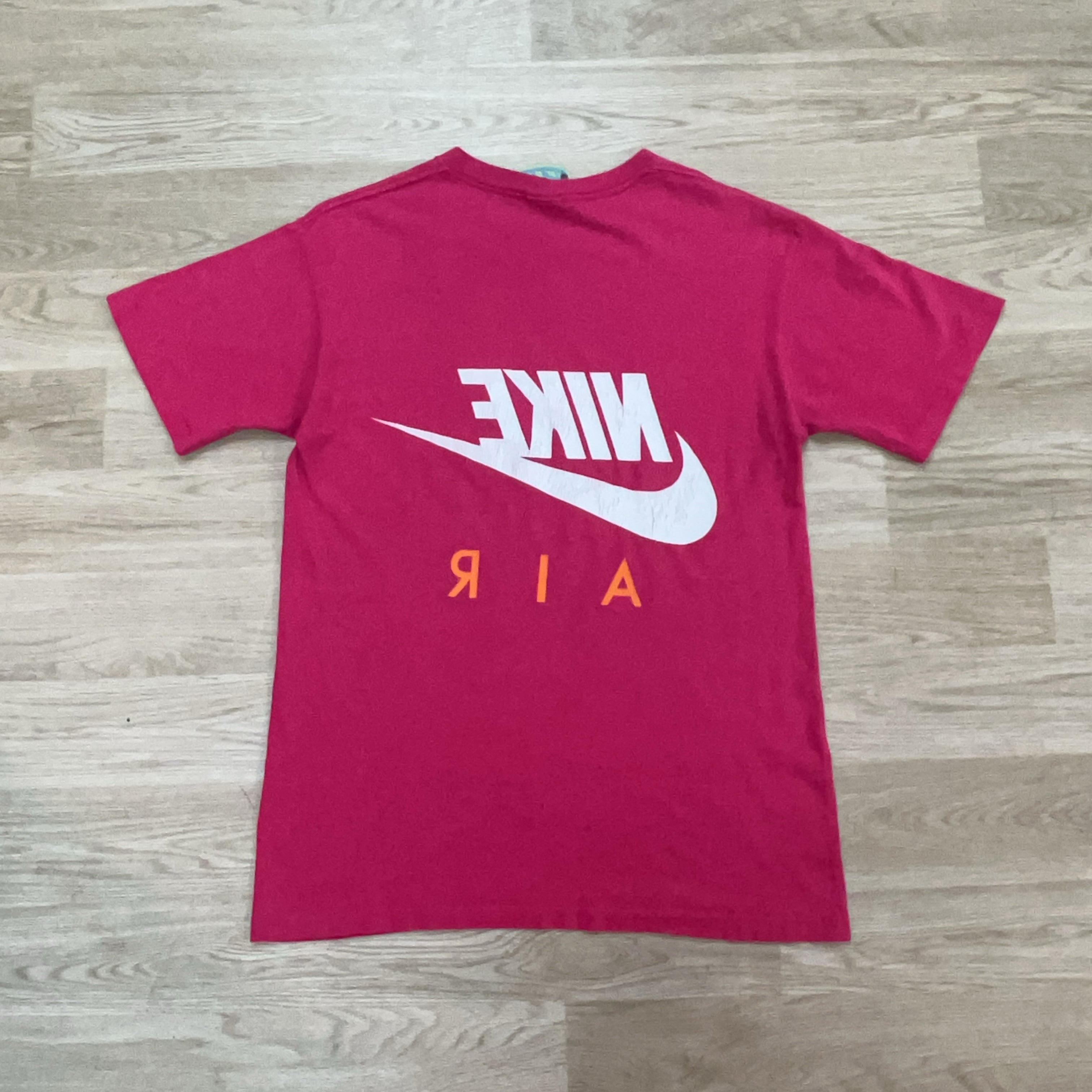 NIKE TEE - MEDIUM