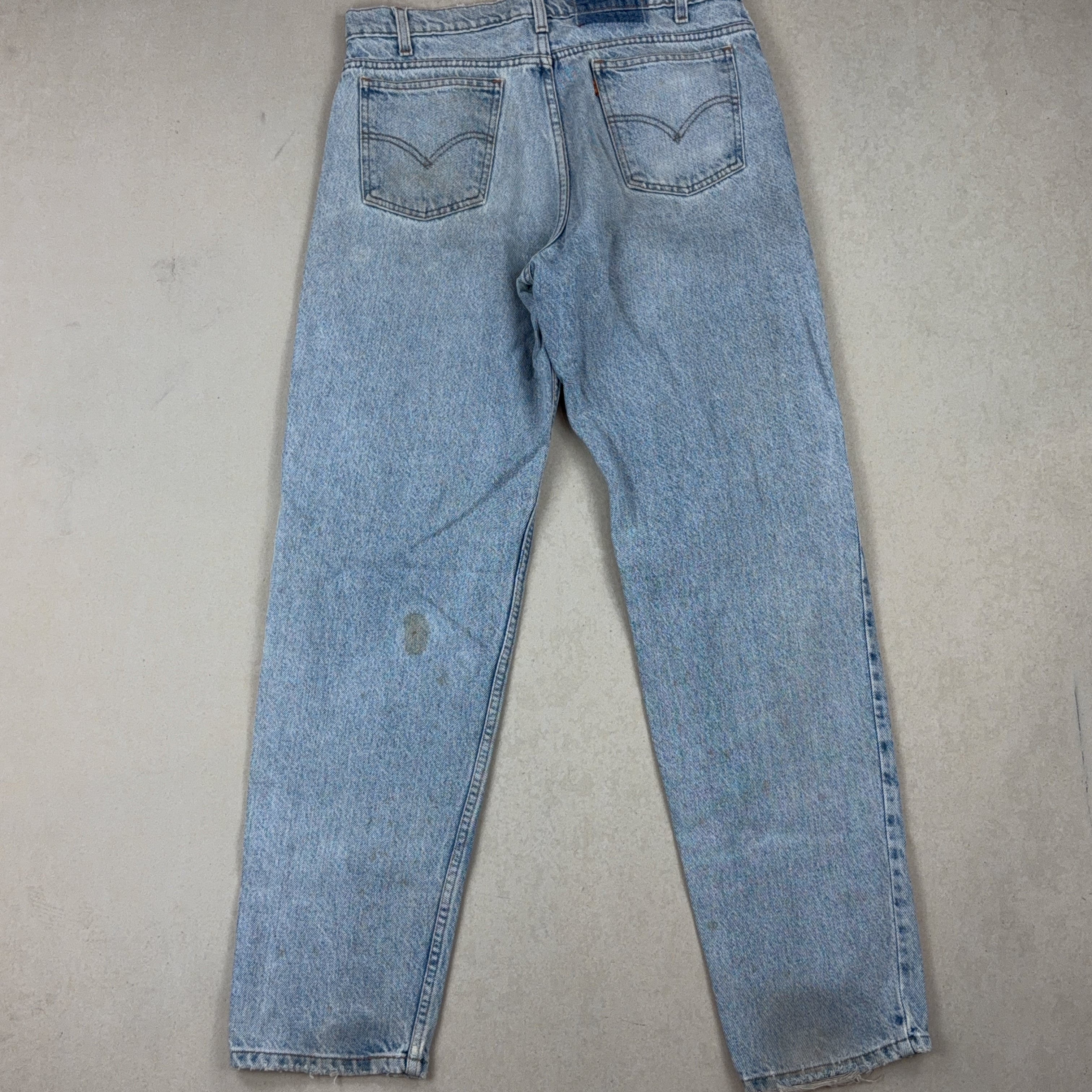 LEVI'S JEANS - MEDIUM